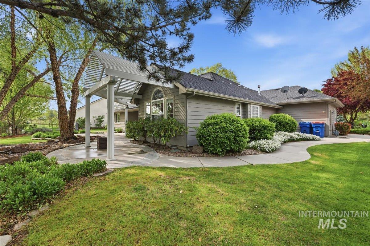 2922 S Whitehaven Pl, Eagle, Idaho 83616, 4 Bedrooms, 2 Bathrooms, Residential For Sale, Price $775,000, 98984176