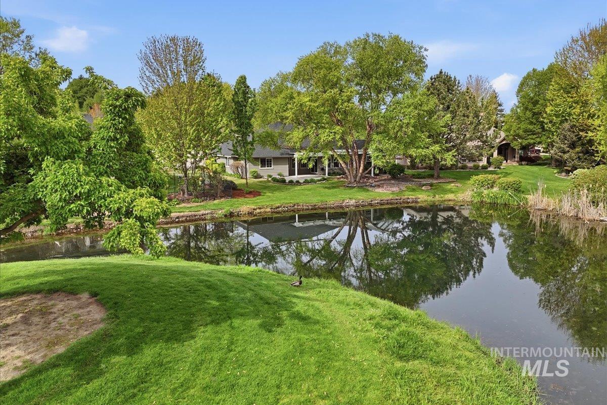 2922 S Whitehaven Pl, Eagle, Idaho 83616, 4 Bedrooms, 2 Bathrooms, Residential For Sale, Price $775,000, 98984176