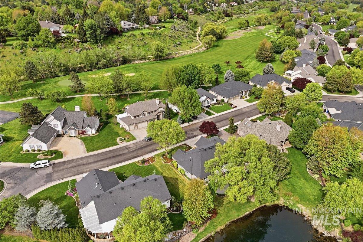 2922 S Whitehaven Pl, Eagle, Idaho 83616, 4 Bedrooms, 2 Bathrooms, Residential For Sale, Price $775,000, 98984176