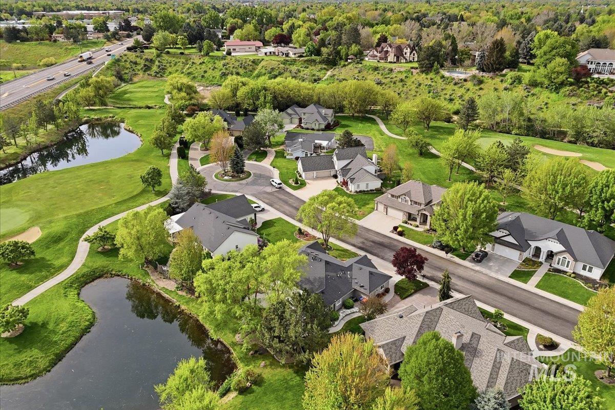 2922 S Whitehaven Pl, Eagle, Idaho 83616, 4 Bedrooms, 2 Bathrooms, Residential For Sale, Price $775,000, 98984176