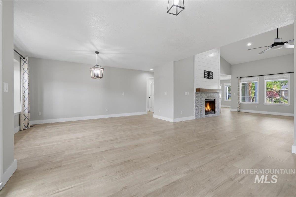 2922 S Whitehaven Pl, Eagle, Idaho 83616, 4 Bedrooms, 2 Bathrooms, Residential For Sale, Price $775,000, 98984176