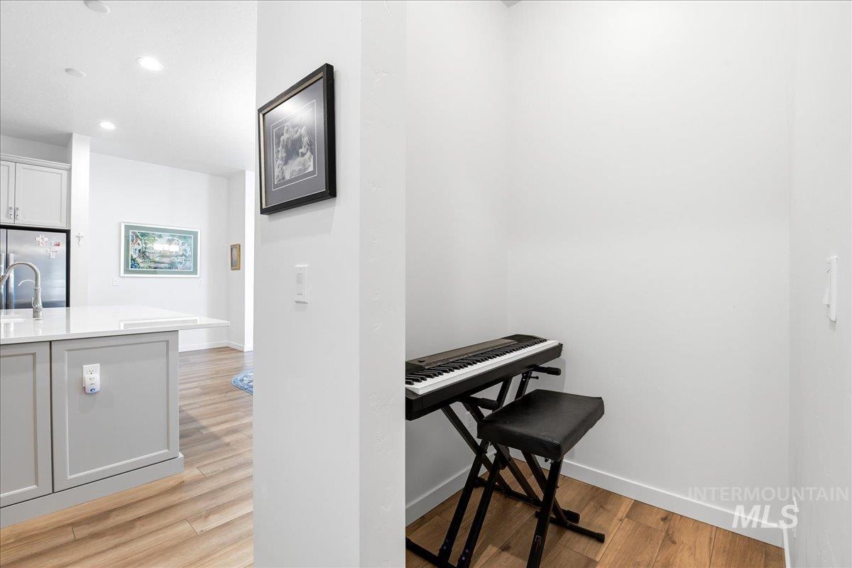 2161 N Leatherwood Ave, Star, Idaho 83669, 2 Bedrooms, 2 Bathrooms, Residential For Sale, Price $449,990,MLS 98984177