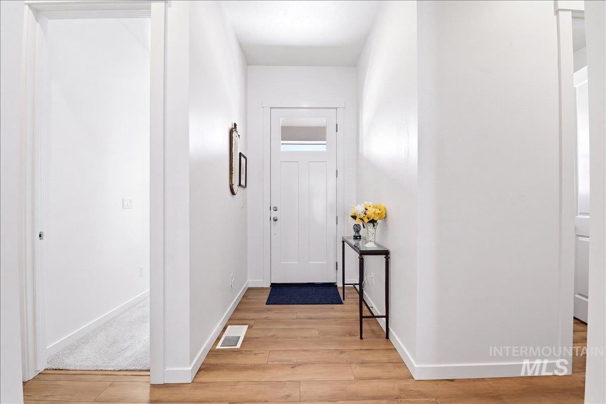 2161 N Leatherwood Ave, Star, Idaho 83669, 2 Bedrooms, 2 Bathrooms, Residential For Sale, Price $449,990,MLS 98984177