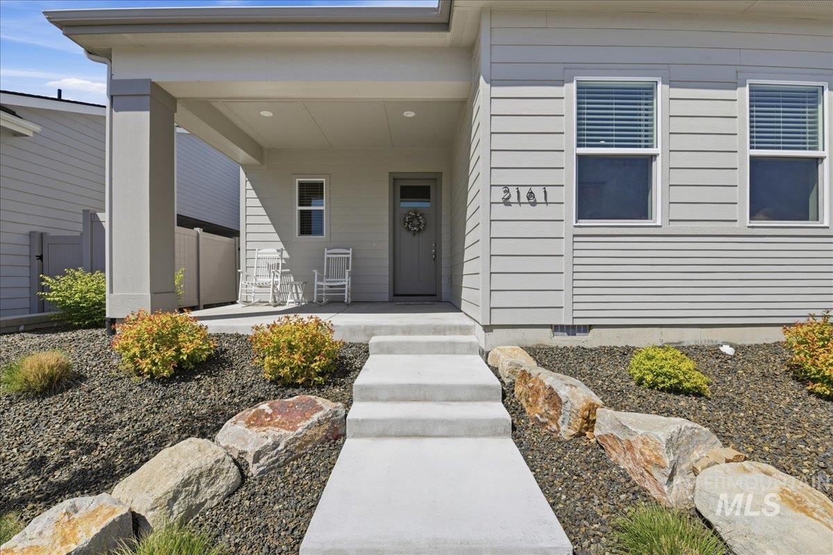 2161 N Leatherwood Ave, Star, Idaho 83669, 2 Bedrooms, 2 Bathrooms, Residential For Sale, Price $439,990, 98984177