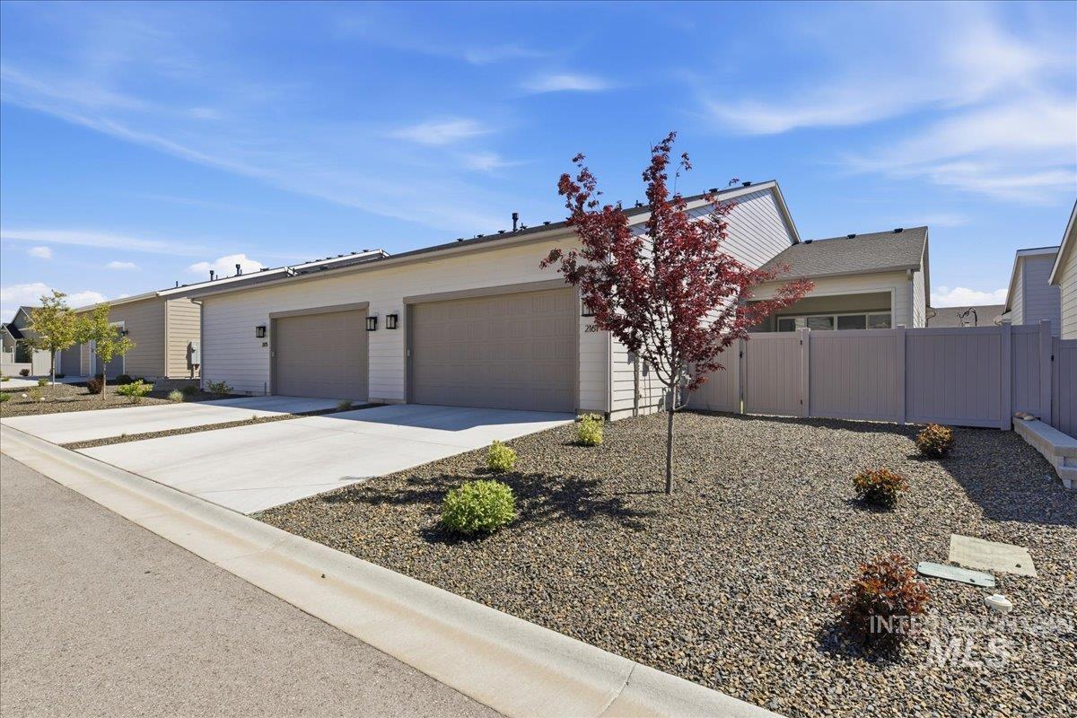 2161 N Leatherwood Ave, Star, Idaho 83669, 2 Bedrooms, 2 Bathrooms, Residential For Sale, Price $449,990,MLS 98984177