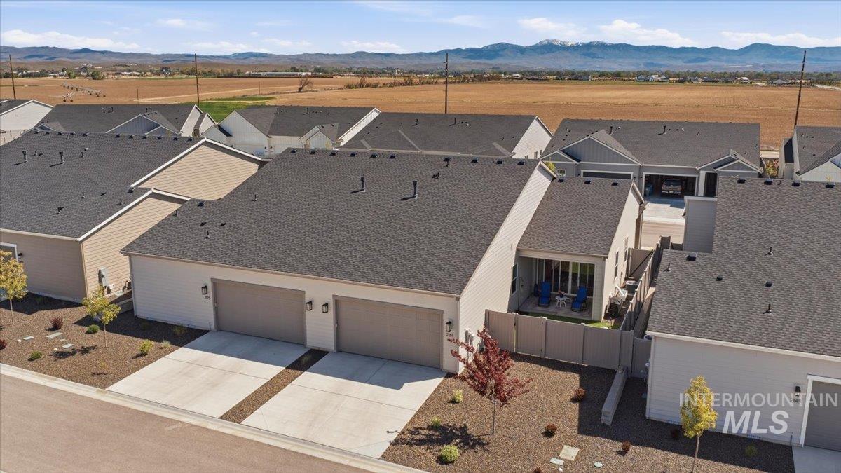 2161 N Leatherwood Ave, Star, Idaho 83669, 2 Bedrooms, 2 Bathrooms, Residential For Sale, Price $449,990,MLS 98984177