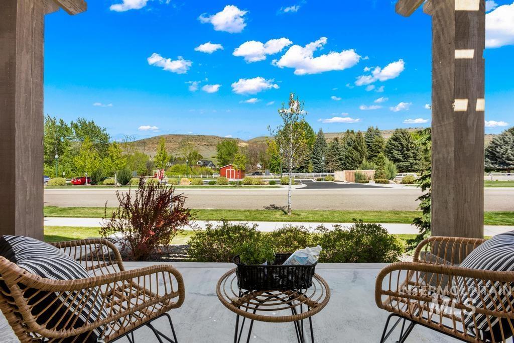 2885 W Hidden Springs Dr, Boise, Idaho 83714, 3 Bedrooms, 2.5 Bathrooms, Residential For Sale, Price $764,990,MLS 98984181