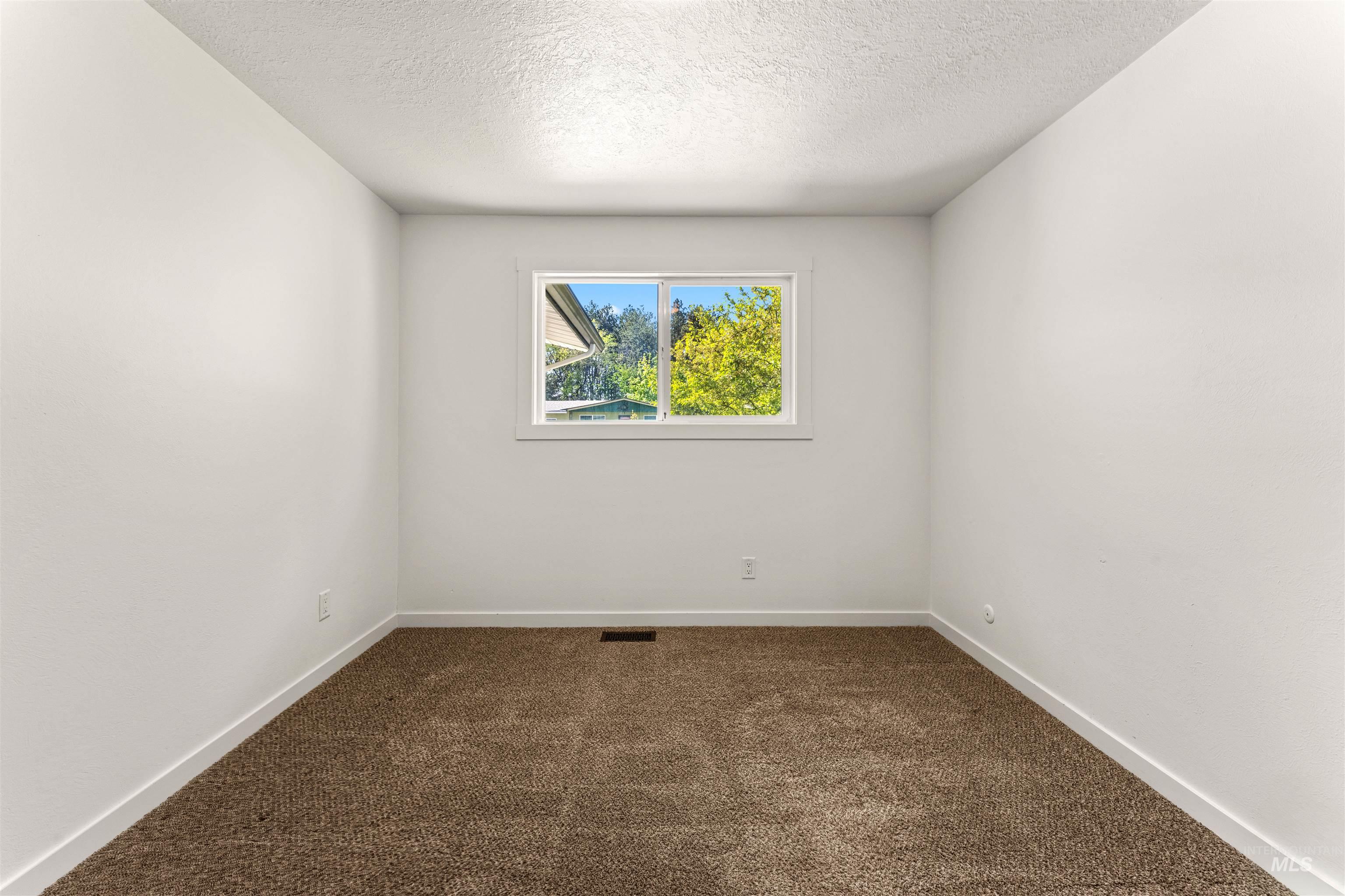 4700 N Jennifer St., Boise, Idaho 83704, 3 Bedrooms, 2 Bathrooms, Residential For Sale, Price $430,000, 98984183