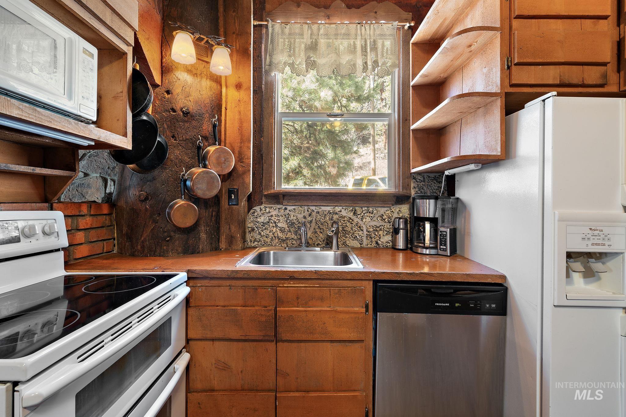 32 Leprechaun Ln, Boise, Idaho 83716, 3 Bedrooms, 3 Bathrooms, Residential For Sale, Price $550,000, 98984187