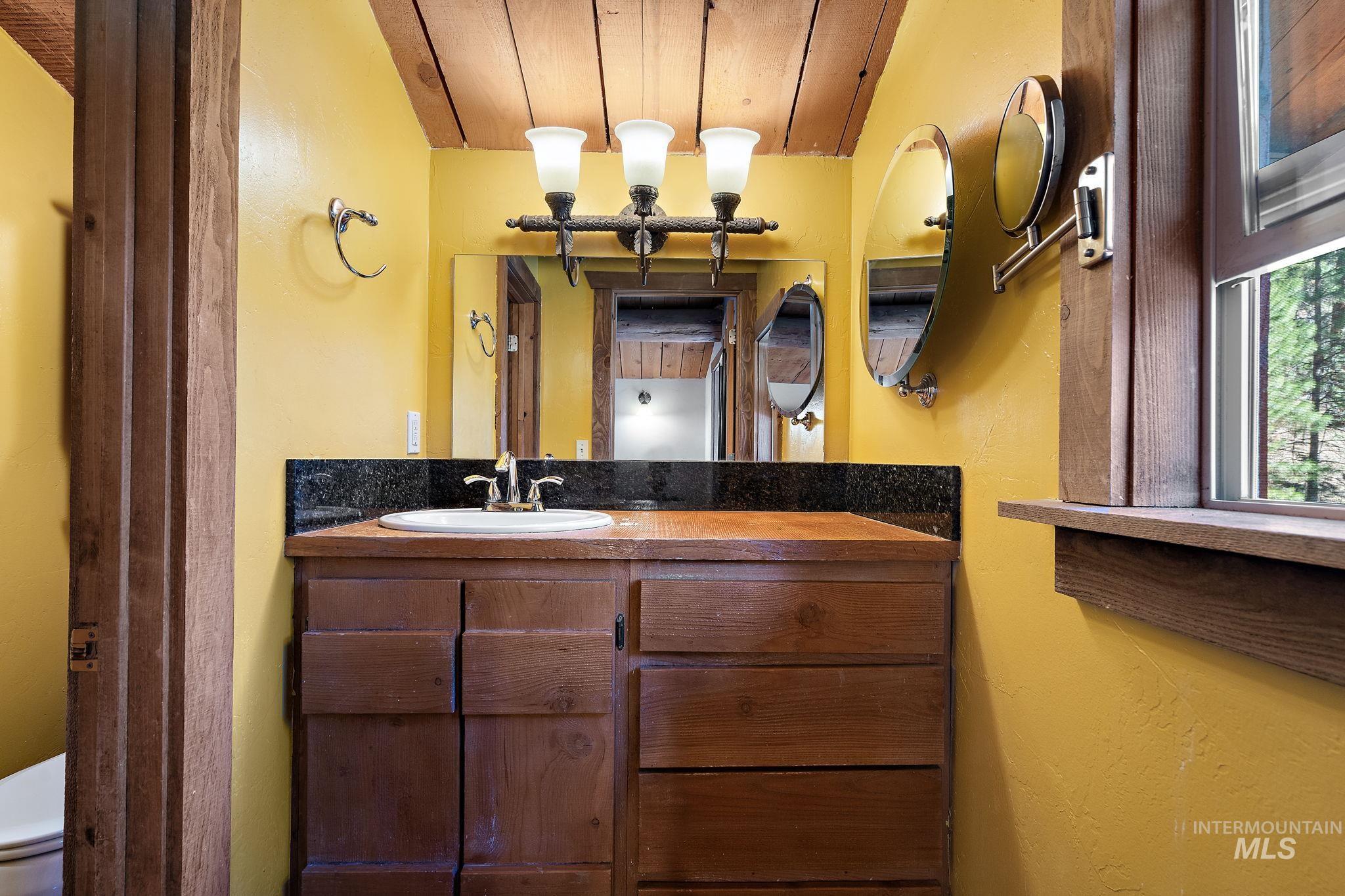 32 Leprechaun Ln, Boise, Idaho 83716, 3 Bedrooms, 3 Bathrooms, Residential For Sale, Price $550,000, 98984187