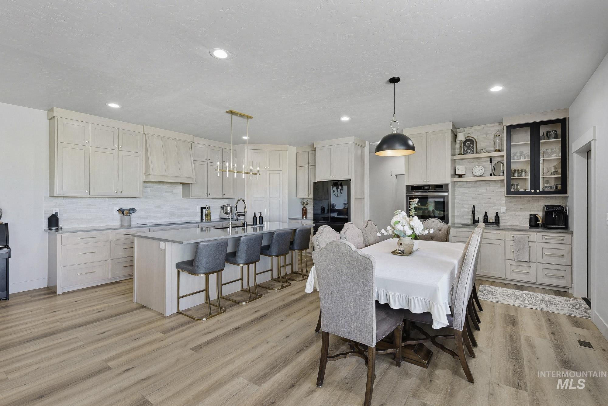 6335 Johnstone Rd, Homedale, Idaho 83628, 4 Bedrooms, 3.5 Bathrooms, Residential For Sale, Price $935,000, 98984188