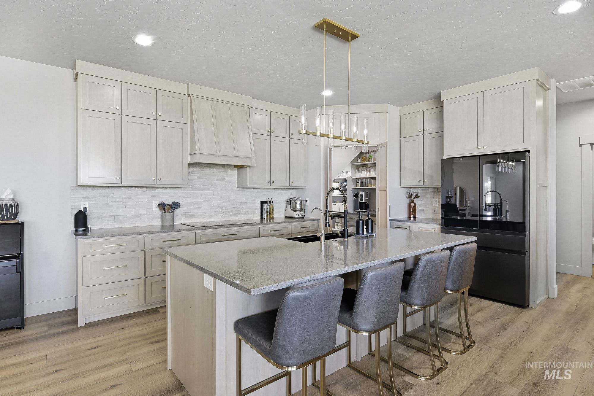 6335 Johnstone Rd, Homedale, Idaho 83628, 4 Bedrooms, 3.5 Bathrooms, Residential For Sale, Price $935,000, 98984188