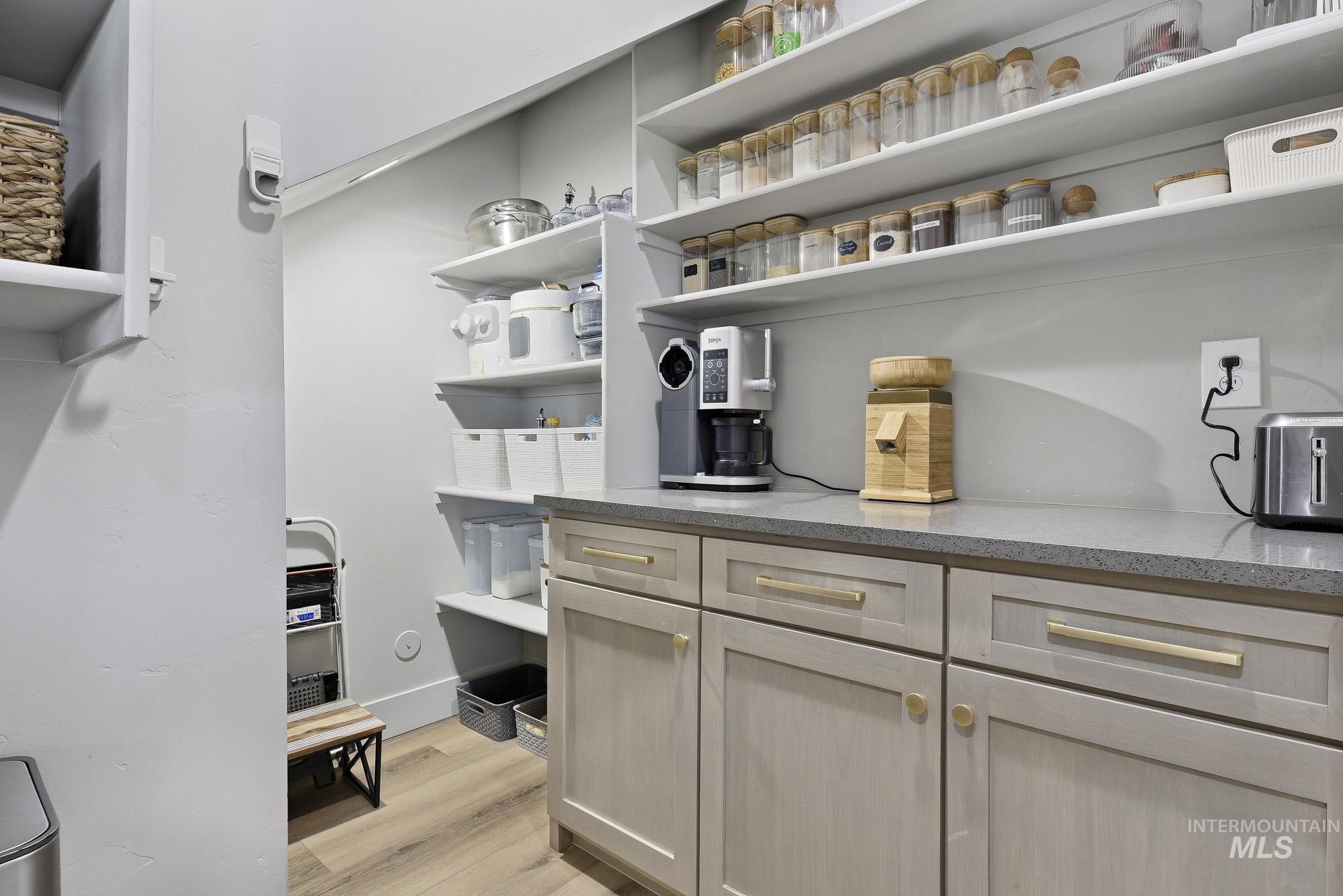 6335 Johnstone Rd, Homedale, Idaho 83628, 4 Bedrooms, 3.5 Bathrooms, Residential For Sale, Price $935,000, 98984188