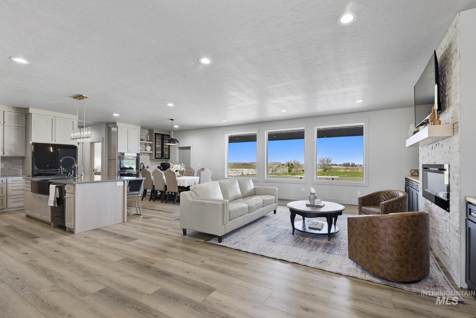 6335 Johnstone Rd, Homedale, Idaho 83628, 4 Bedrooms, 3.5 Bathrooms, Residential For Sale, Price $935,000, 98984188