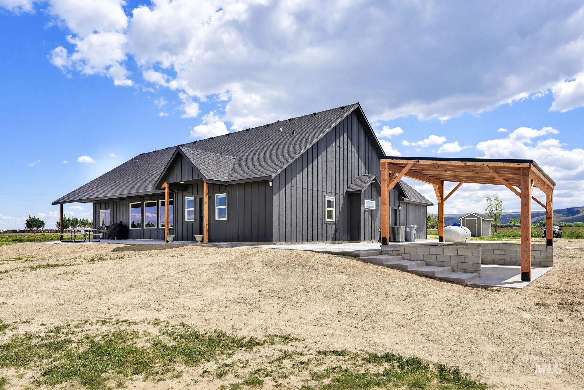 6335 Johnstone Rd, Homedale, Idaho 83628, 4 Bedrooms, 3.5 Bathrooms, Residential For Sale, Price $935,000, 98984188