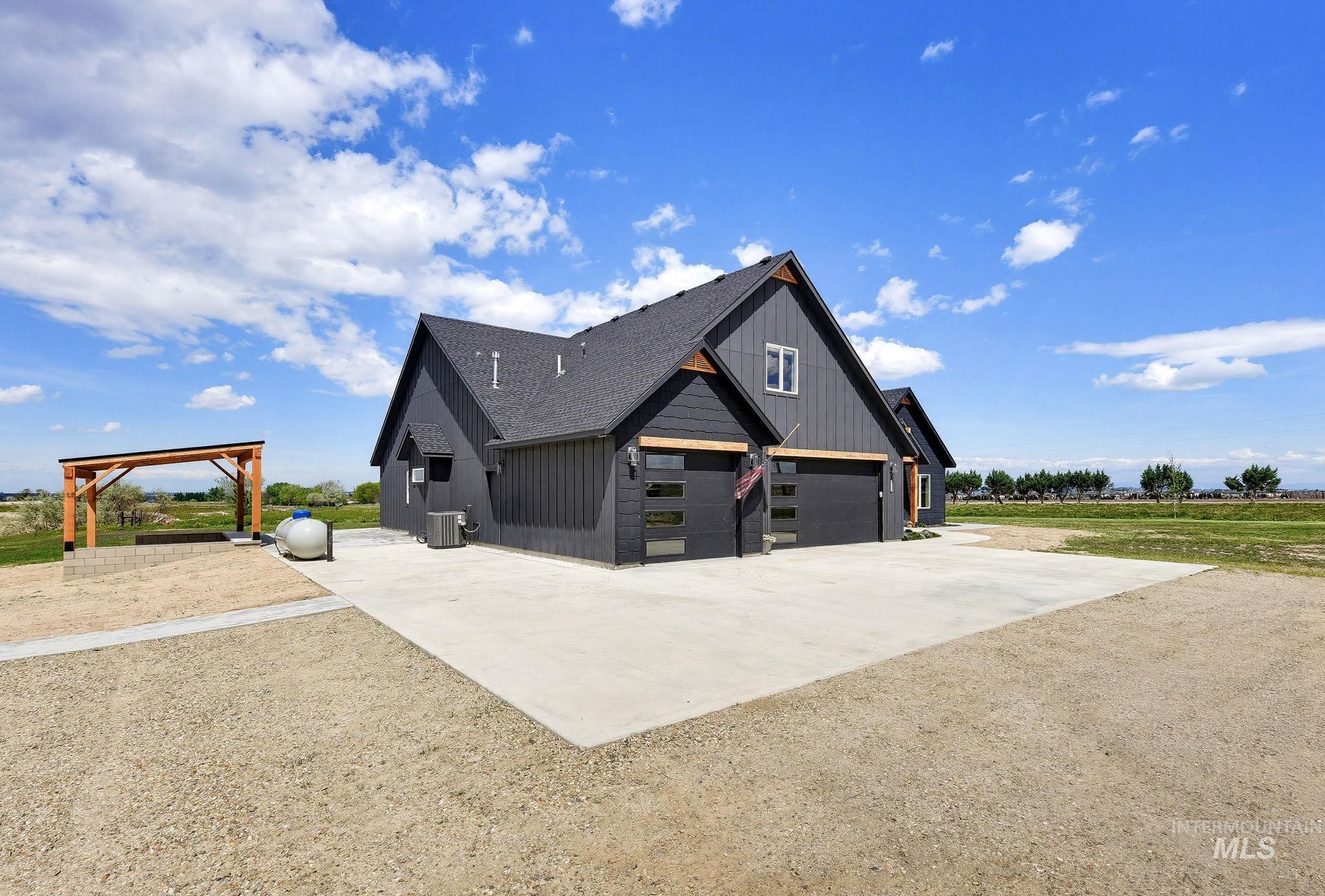 6335 Johnstone Rd, Homedale, Idaho 83628, 4 Bedrooms, 3.5 Bathrooms, Residential For Sale, Price $935,000, 98984188