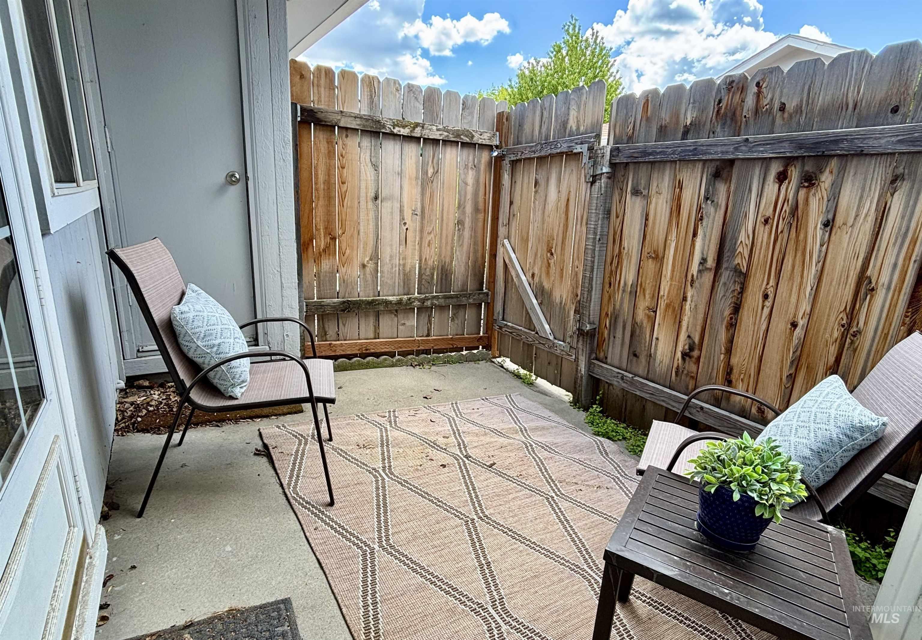 851 N Benjamin Lane, Boise, Idaho 83704-8342, 2 Bedrooms, 1 Bathroom, Residential For Sale, Price $279,900, 98984193