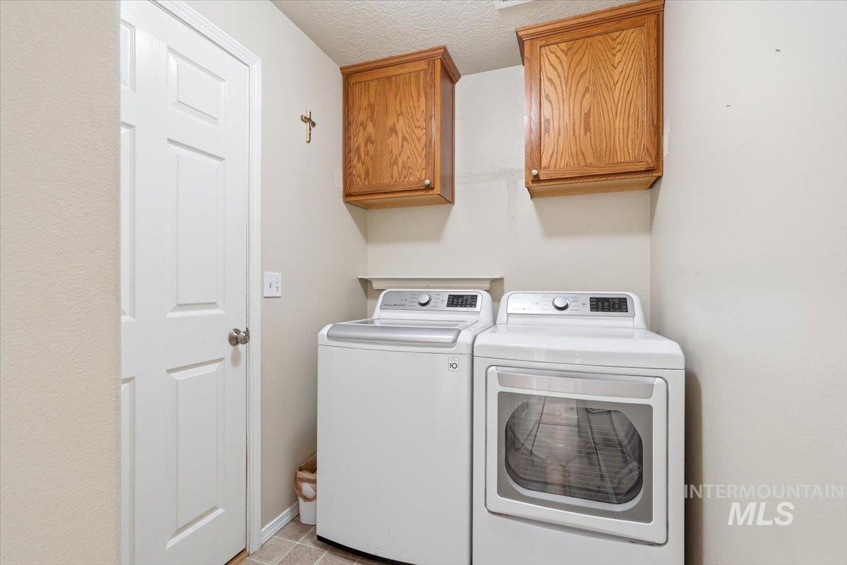 498 E W Moskee St, Meridian, Idaho 83646, 6 Bedrooms, 2.5 Bathrooms, Residential For Sale, Price $675,000, 98984196