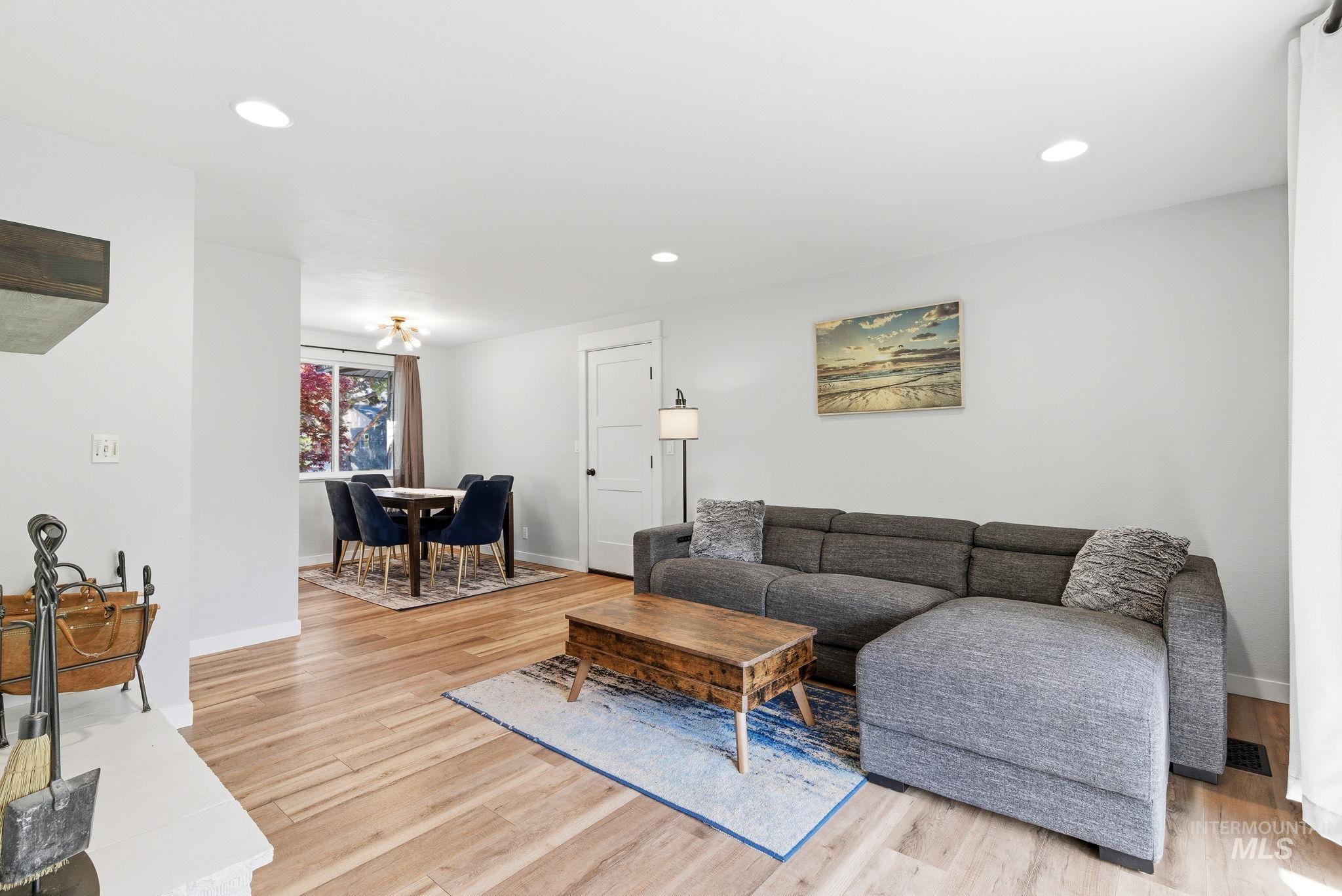 8003 W Hummel, Boise, Idaho 83709-1754, 3 Bedrooms, 2 Bathrooms, Residential For Sale, Price $474,900, 98984198