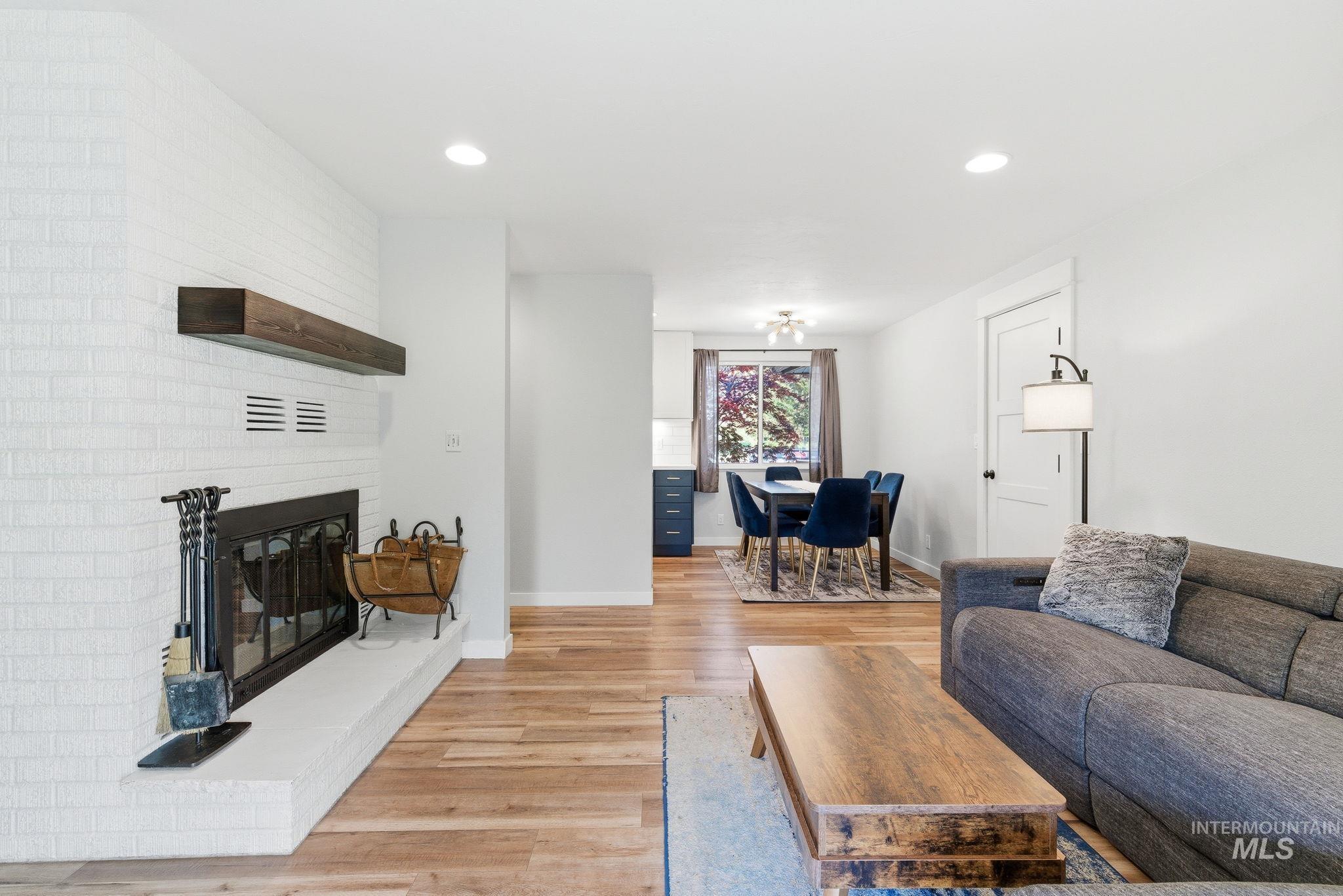 8003 W Hummel, Boise, Idaho 83709-1754, 3 Bedrooms, 2 Bathrooms, Residential For Sale, Price $474,900, 98984198