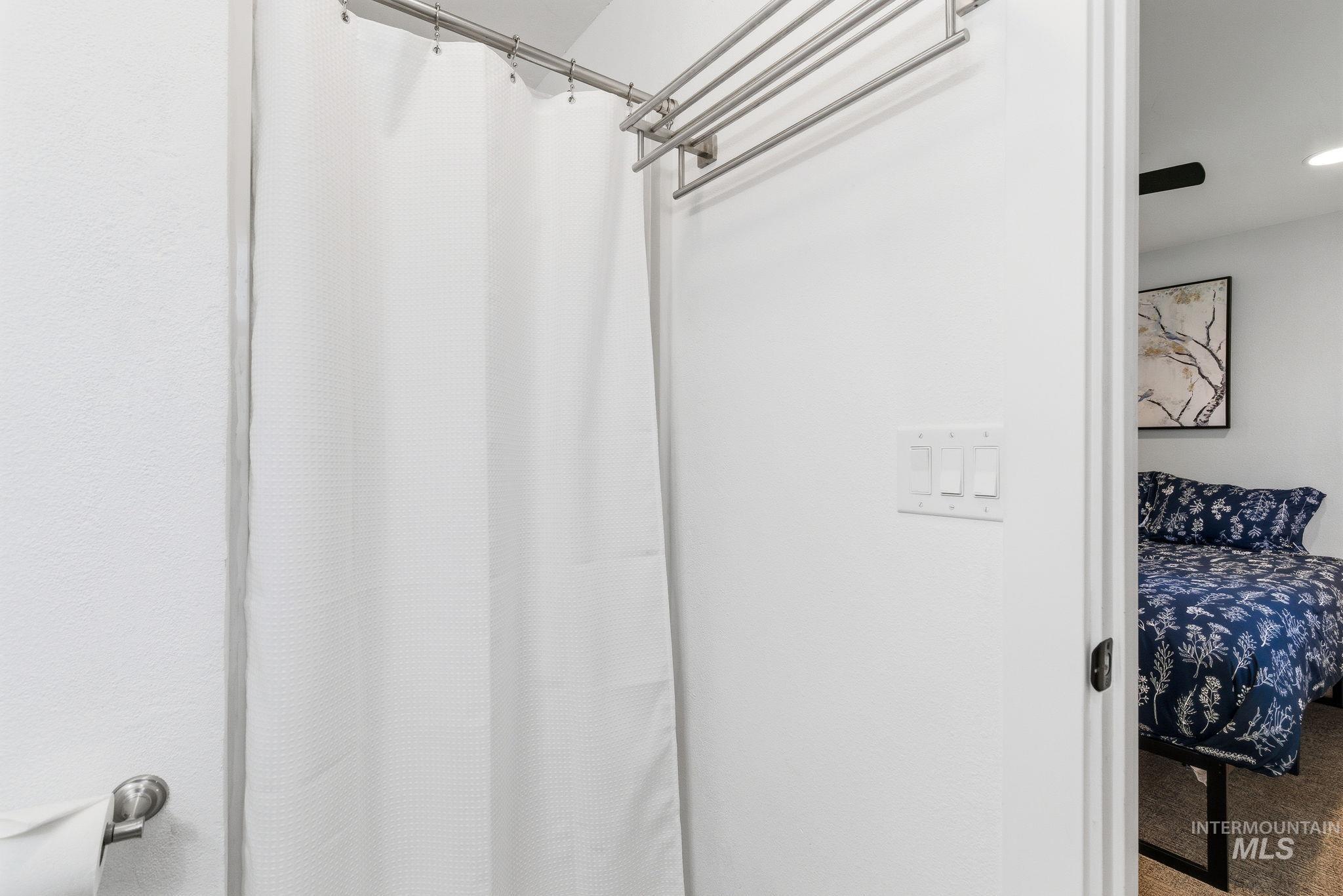 8003 W Hummel, Boise, Idaho 83709-1754, 3 Bedrooms, 2 Bathrooms, Residential For Sale, Price $474,900, 98984198