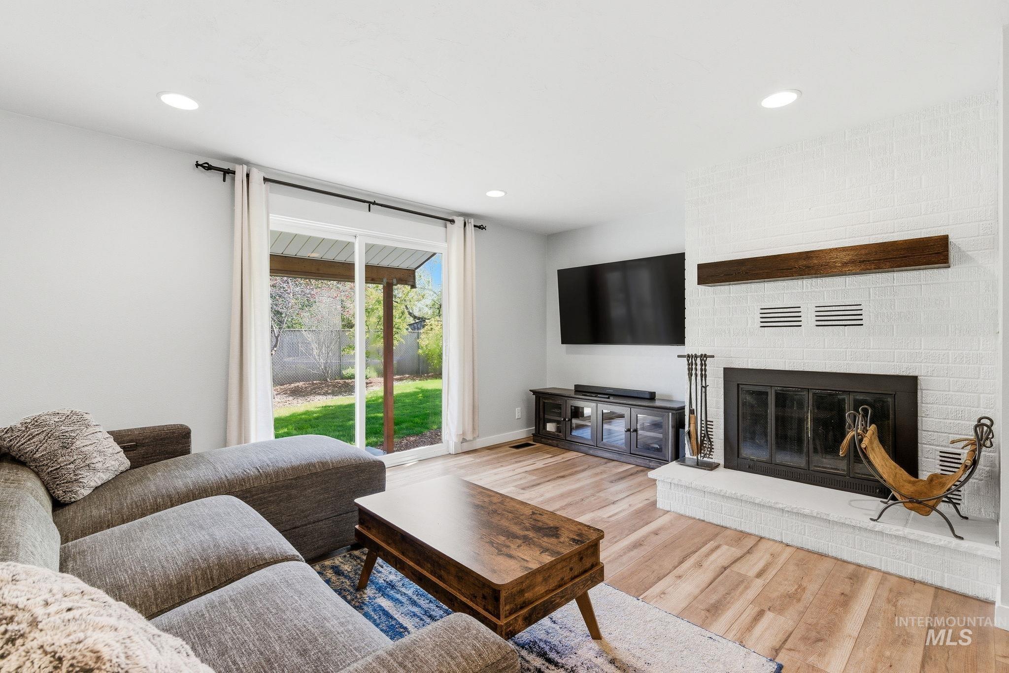 8003 W Hummel, Boise, Idaho 83709-1754, 3 Bedrooms, 2 Bathrooms, Residential For Sale, Price $474,900, 98984198