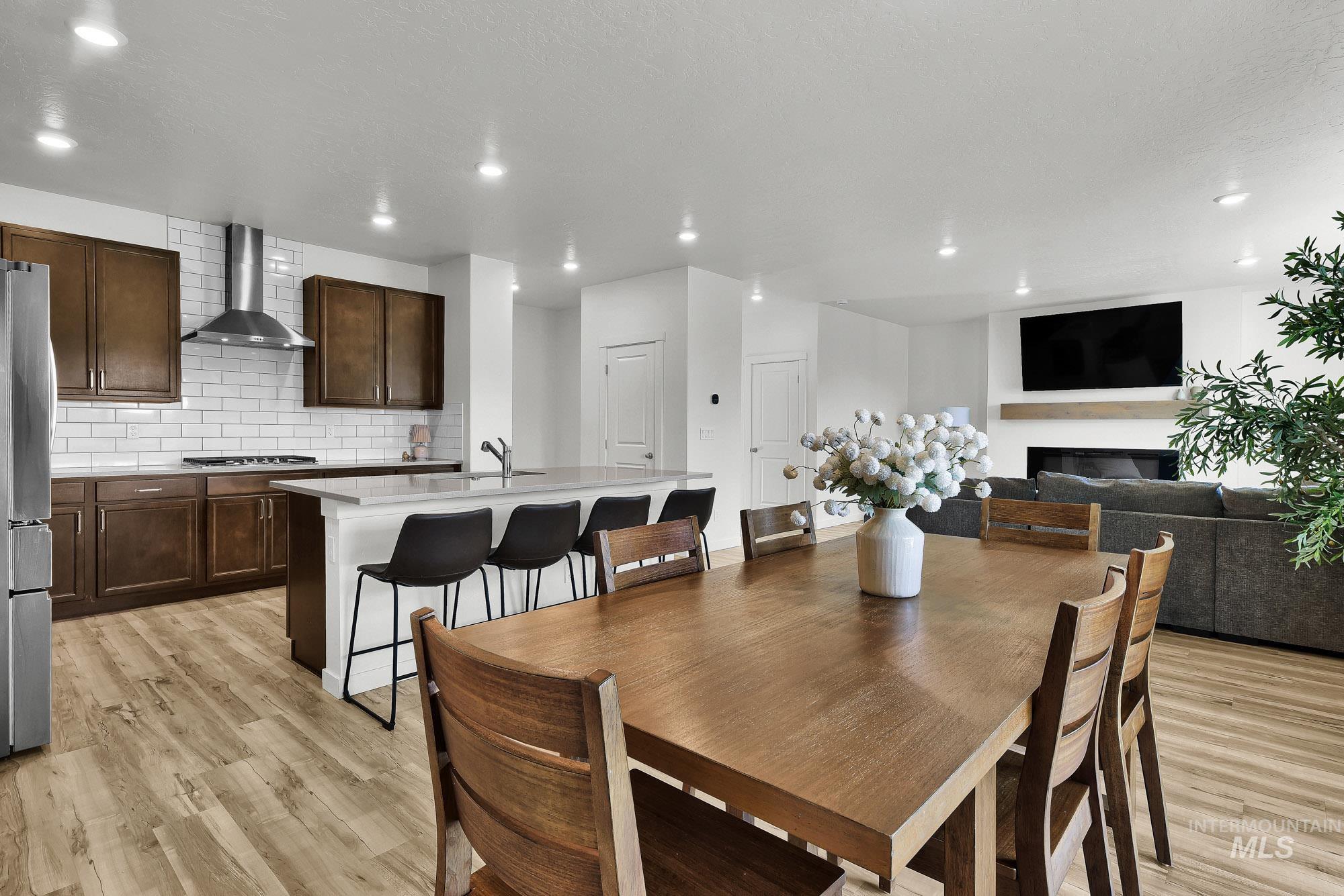 717 W Lyra St, Meridian, Idaho 83642, 4 Bedrooms, 2.5 Bathrooms, Residential For Sale, Price $599,900, 98984200