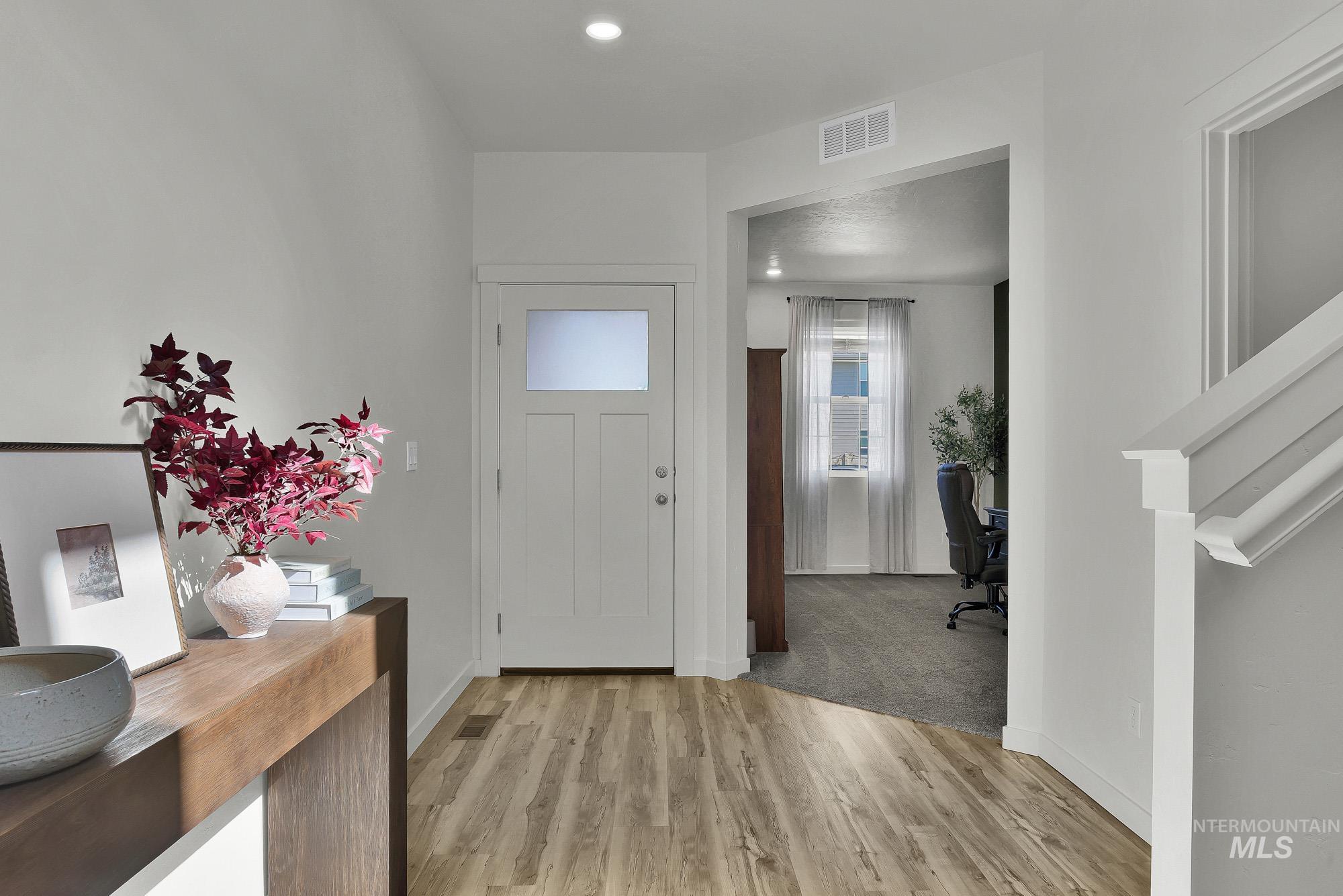 717 W Lyra St, Meridian, Idaho 83642, 4 Bedrooms, 2.5 Bathrooms, Residential For Sale, Price $599,900, 98984200