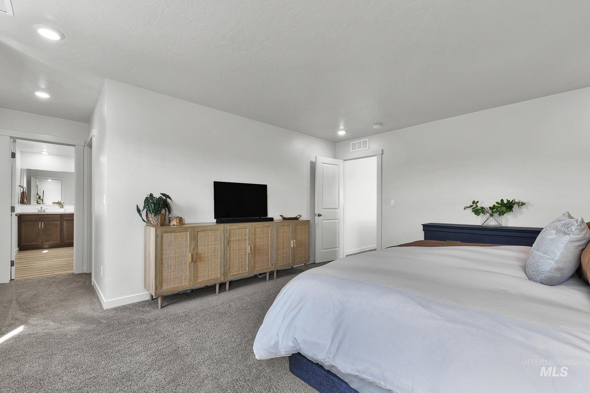 717 W Lyra St, Meridian, Idaho 83642, 4 Bedrooms, 2.5 Bathrooms, Residential For Sale, Price $599,900, 98984200