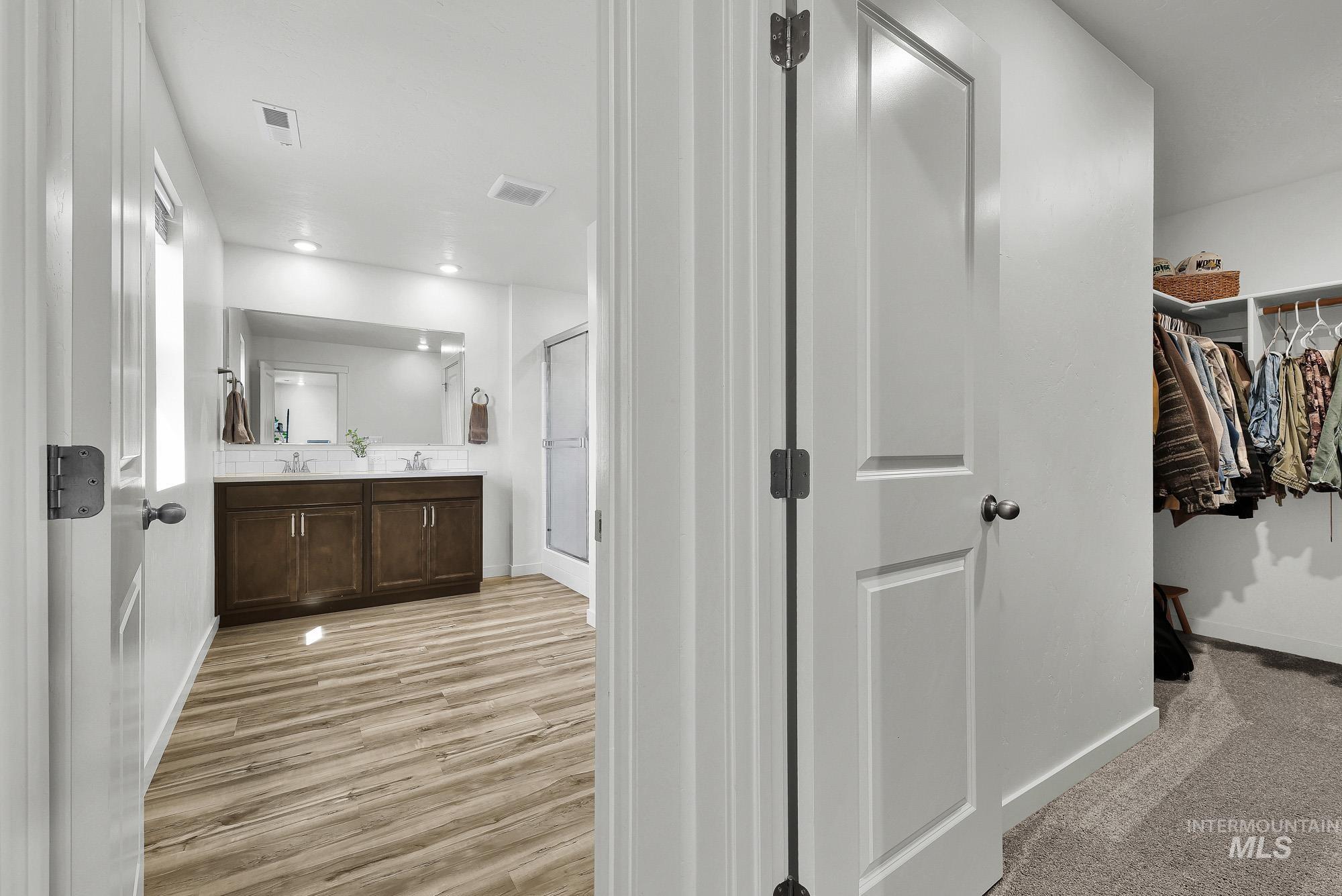 717 W Lyra St, Meridian, Idaho 83642, 4 Bedrooms, 2.5 Bathrooms, Residential For Sale, Price $599,900, 98984200