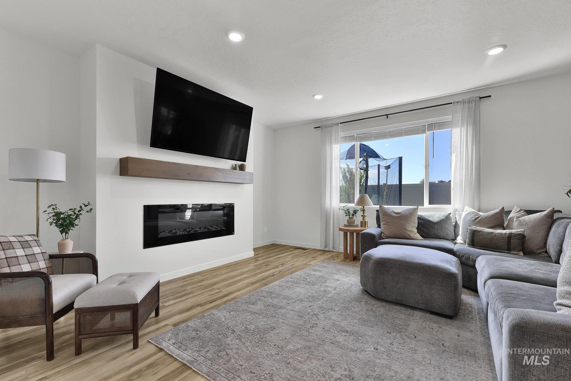 717 W Lyra St, Meridian, Idaho 83642, 4 Bedrooms, 2.5 Bathrooms, Residential For Sale, Price $599,900, 98984200