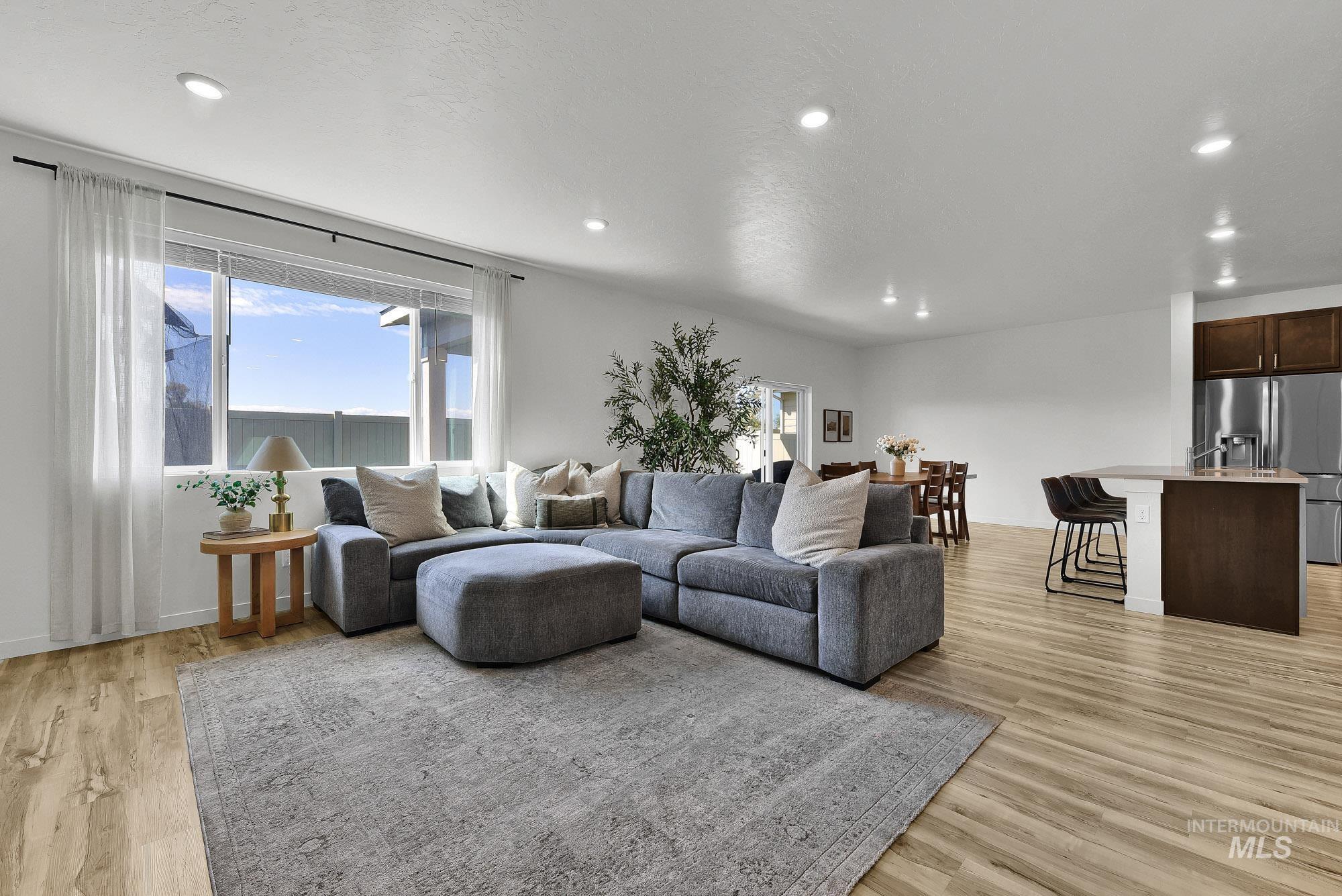 717 W Lyra St, Meridian, Idaho 83642, 4 Bedrooms, 2.5 Bathrooms, Residential For Sale, Price $599,900, 98984200