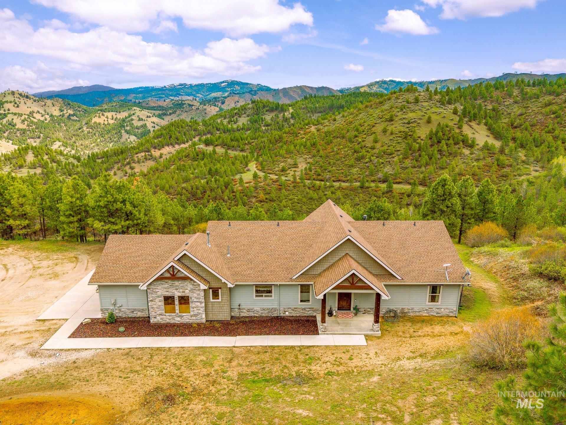 96 Trails End Way, Boise, Idaho 83716, 4 Bedrooms, 3.5 Bathrooms, Residential For Sale, Price $1,125,000,MLS 98984204