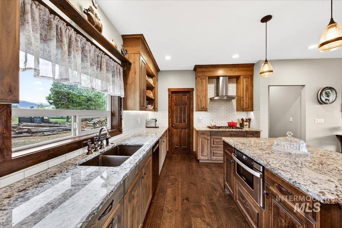 96 Trails End Way, Boise, Idaho 83716, 4 Bedrooms, 3.5 Bathrooms, Residential For Sale, Price $1,125,000,MLS 98984204
