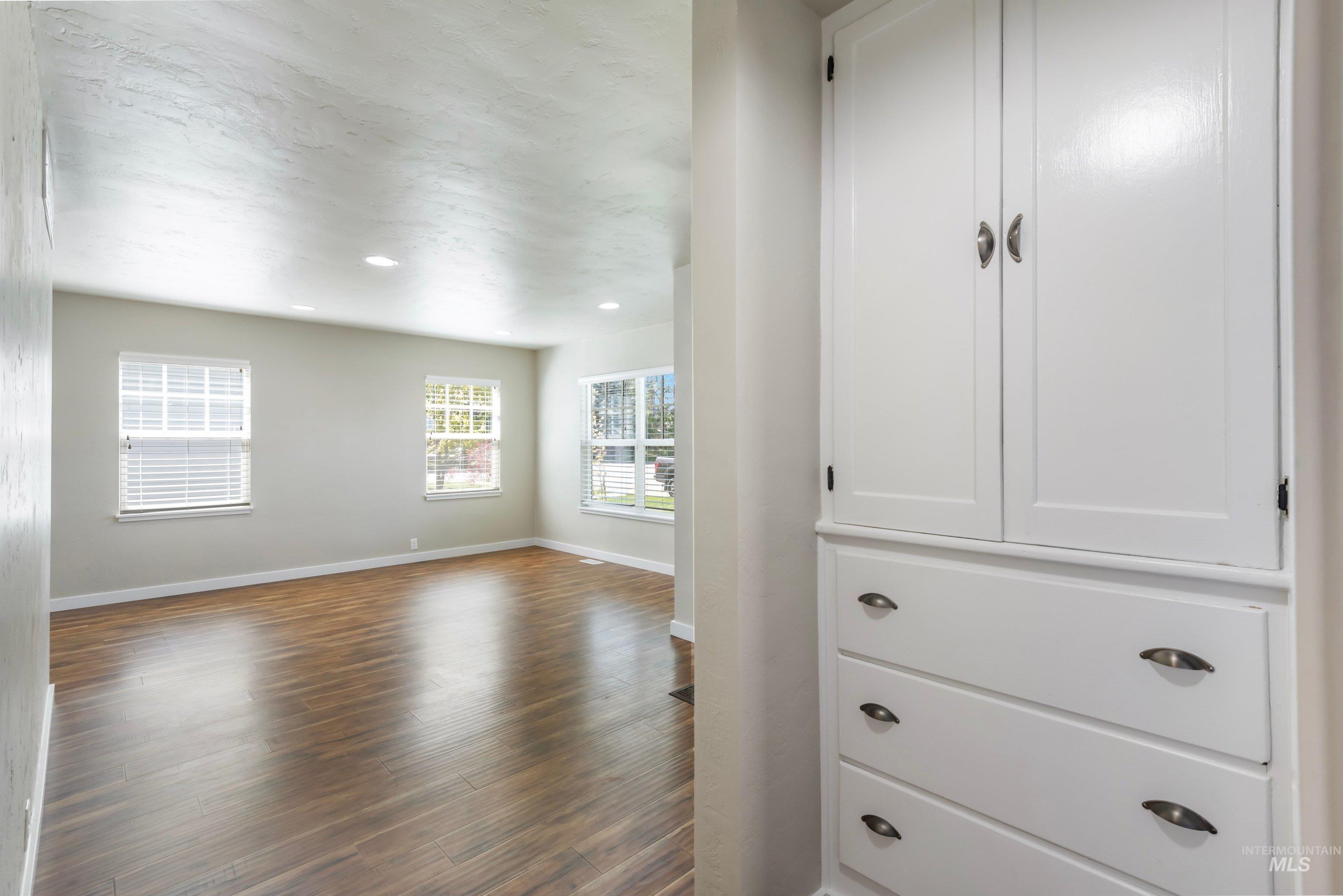 406 N Pacific St, Boise, Idaho 83706-2646, 3 Bedrooms, 2 Bathrooms, Residential For Sale, Price $614,900, 98984206