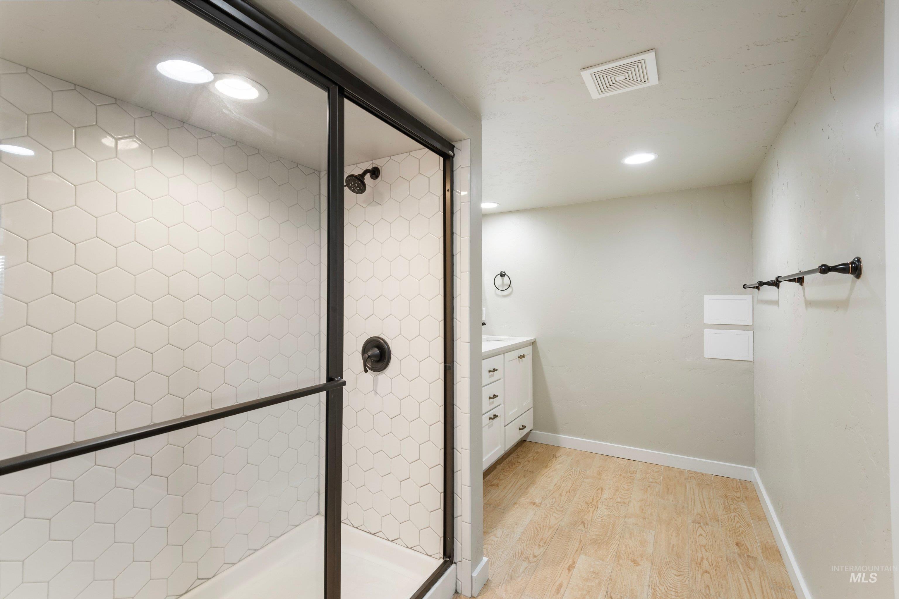 406 N Pacific St, Boise, Idaho 83706-2646, 3 Bedrooms, 2 Bathrooms, Residential For Sale, Price $614,900, 98984206