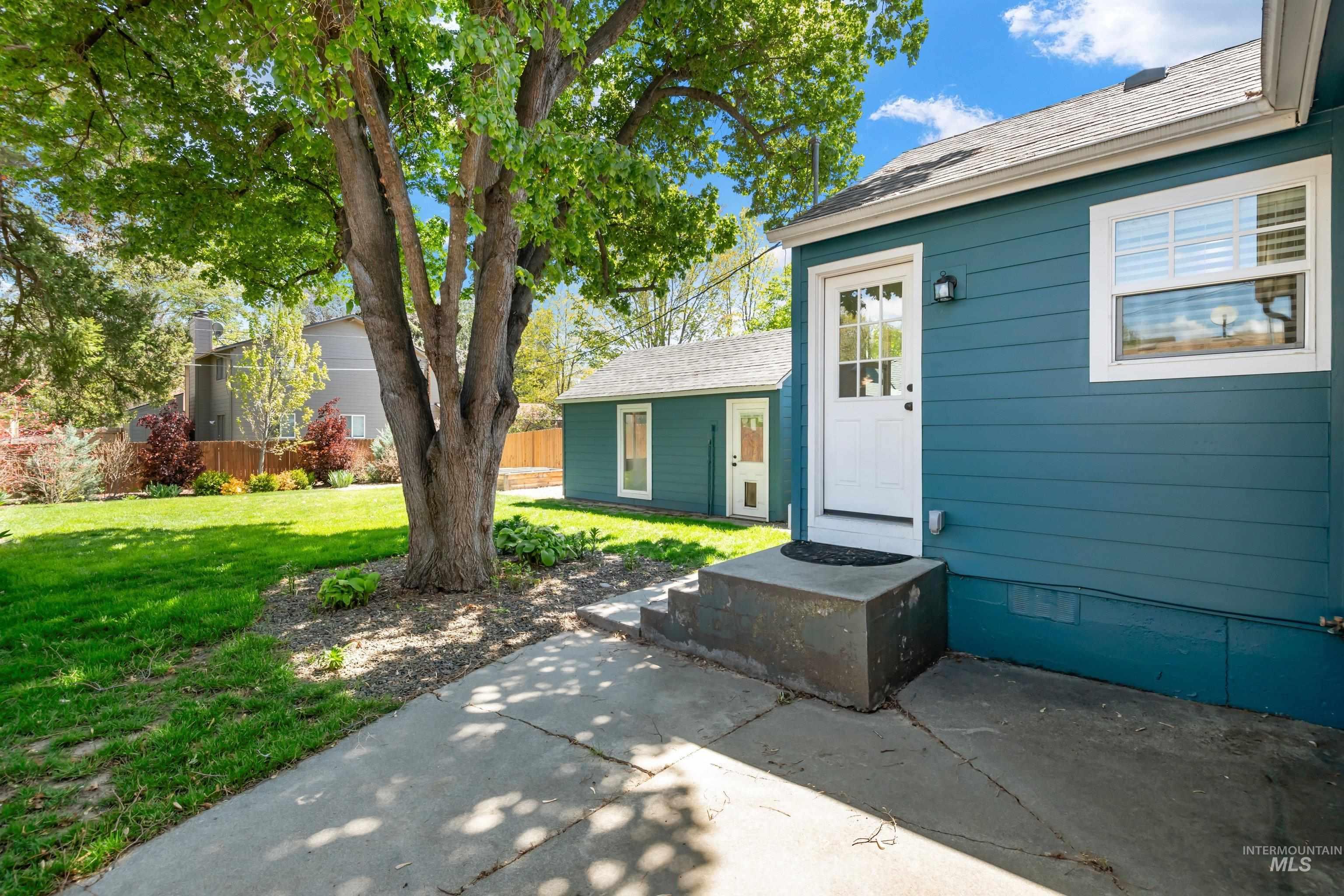 406 N Pacific St, Boise, Idaho 83706-2646, 3 Bedrooms, 2 Bathrooms, Residential For Sale, Price $614,900, 98984206