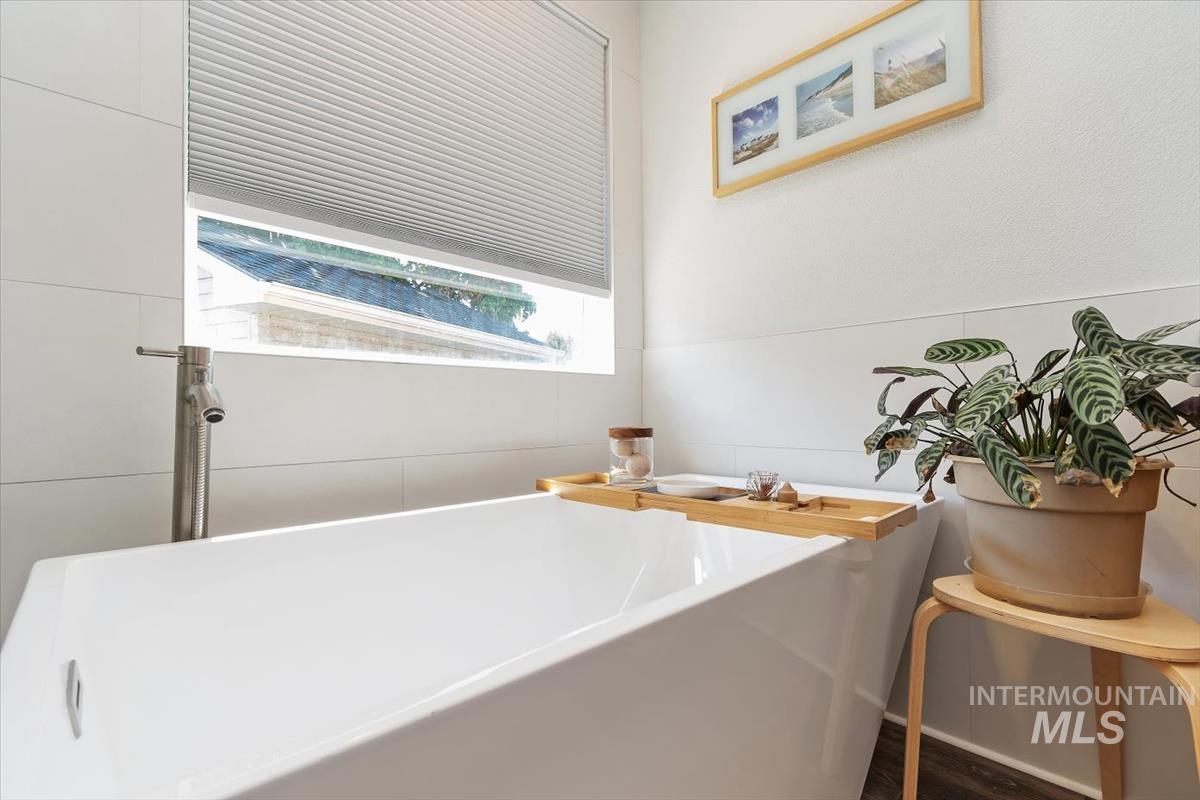 4861 N Contour Way, Boise, Idaho 83703, 4 Bedrooms, 2 Bathrooms, Residential For Sale, Price $650,000, 98984209