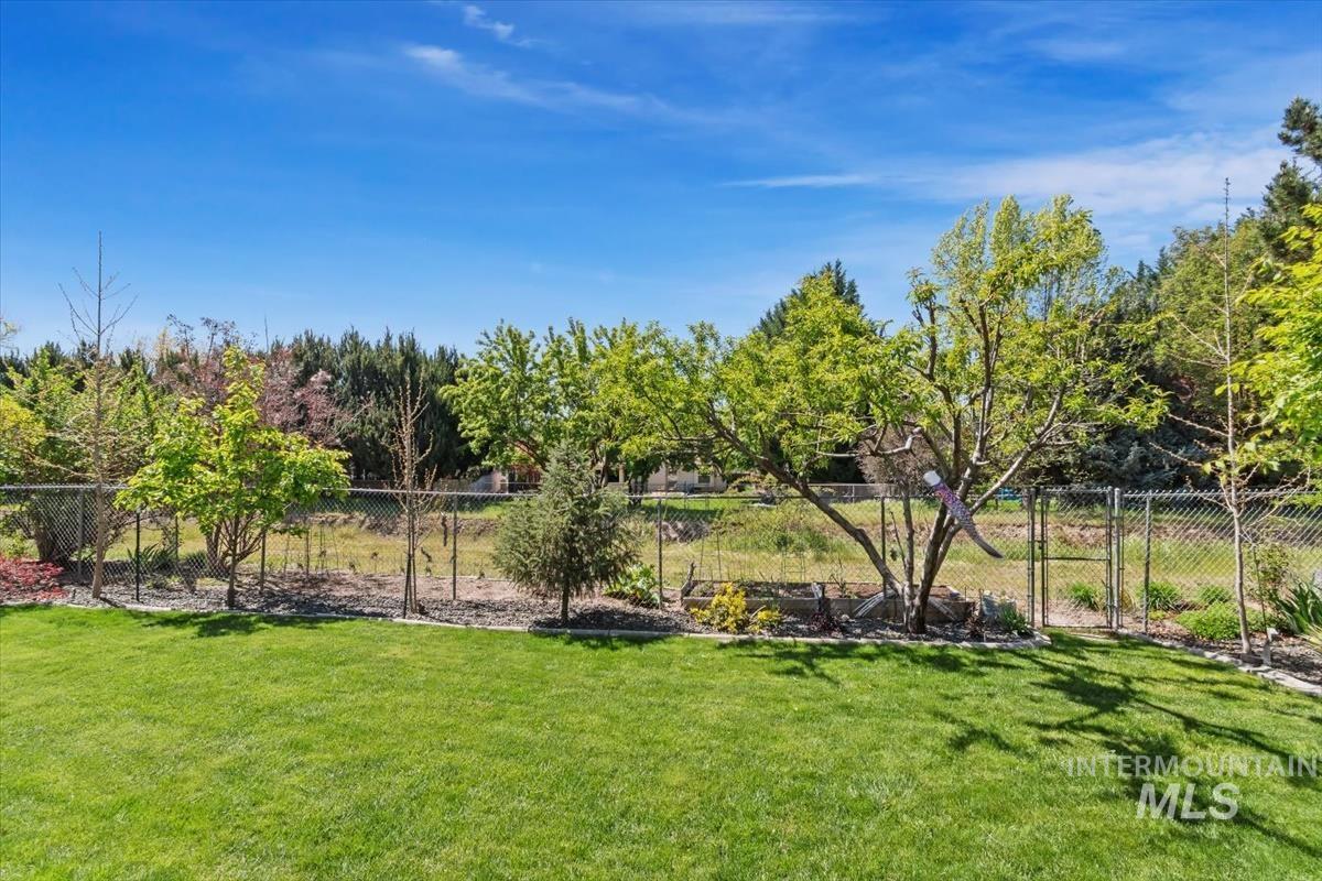 4861 N Contour Way, Boise, Idaho 83703, 4 Bedrooms, 2 Bathrooms, Residential For Sale, Price $650,000, 98984209