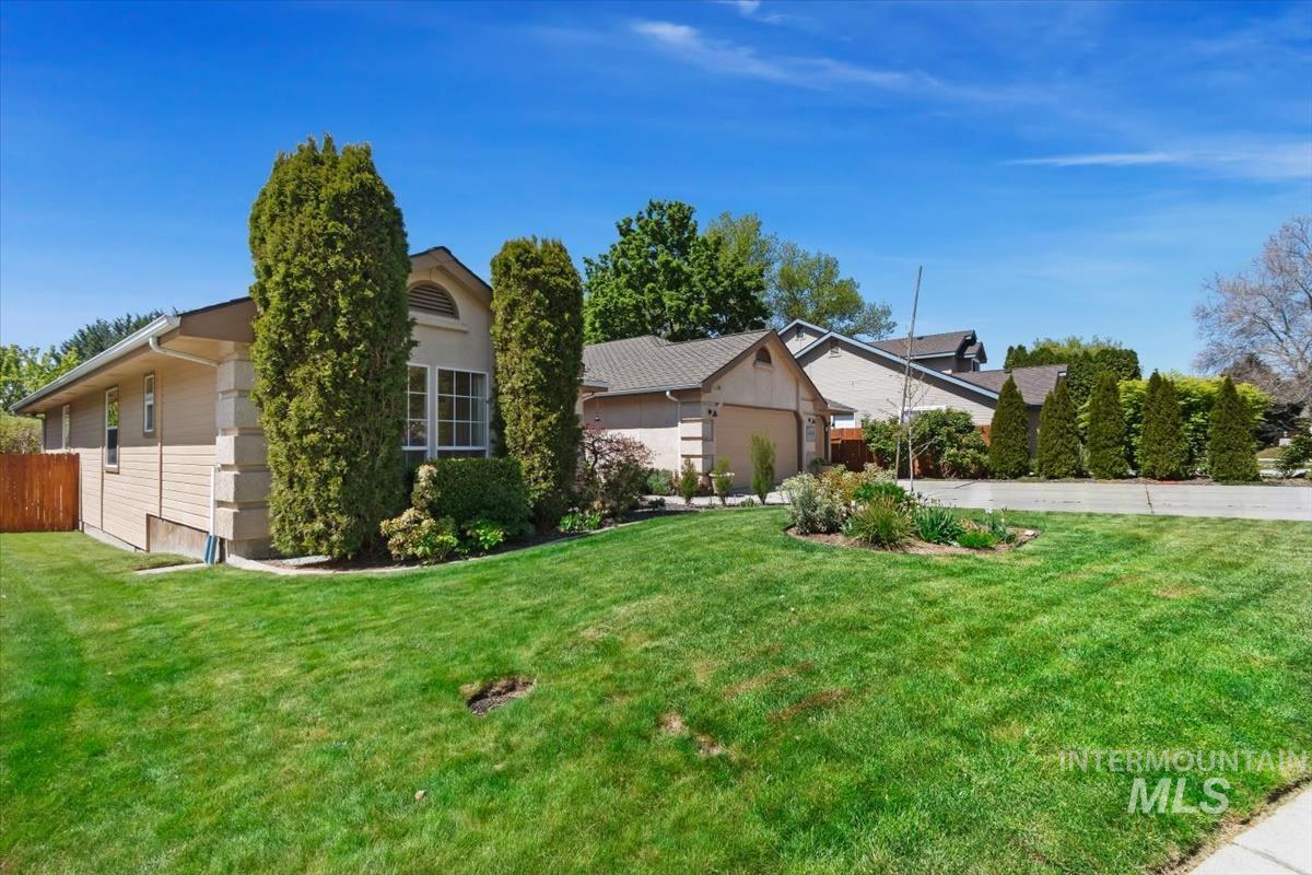 4861 N Contour Way, Boise, Idaho 83703, 4 Bedrooms, 2 Bathrooms, Residential For Sale, Price $650,000, 98984209
