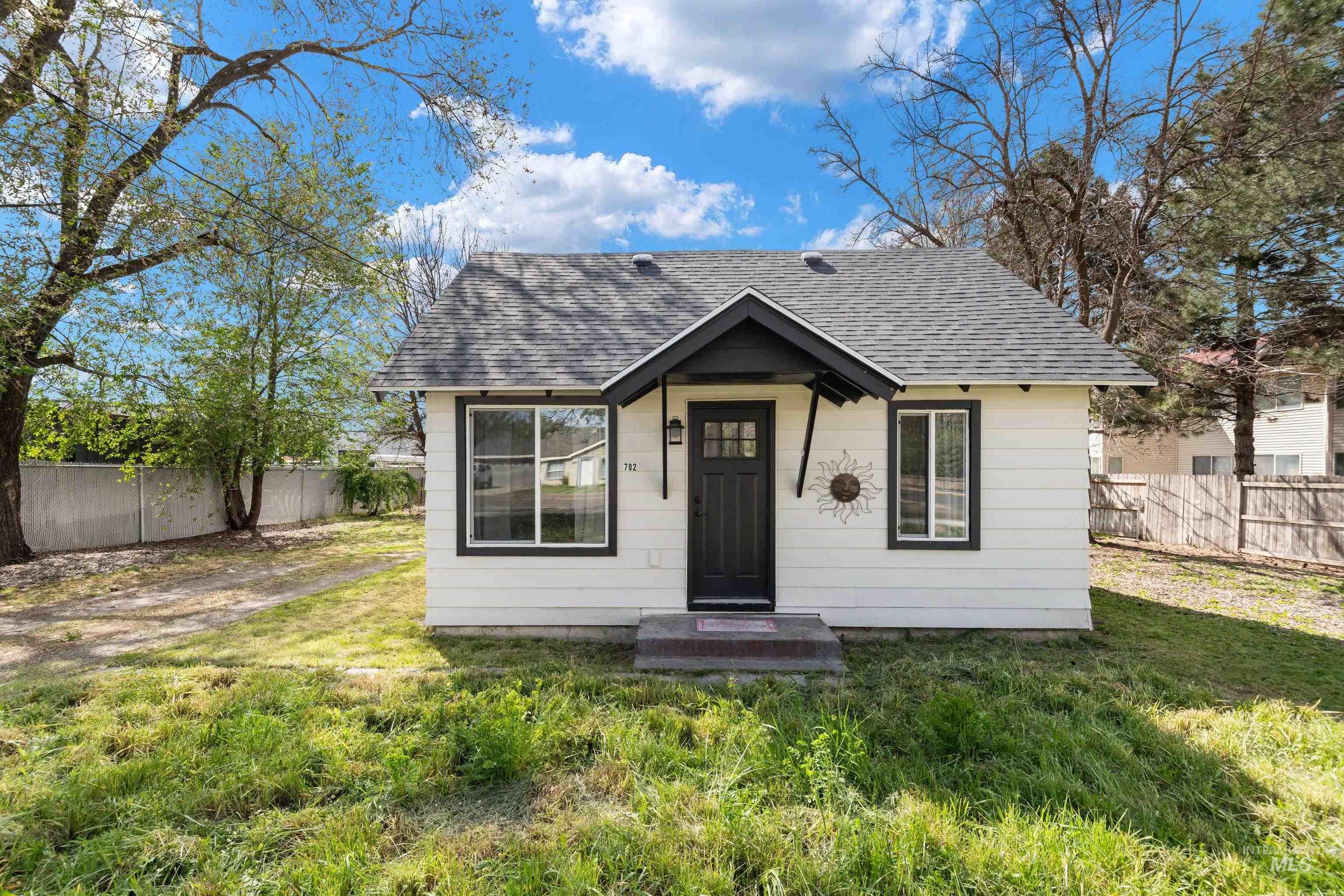 702 S 12Th St, Payette, Idaho 83661-3336, 2 Bedrooms, 1 Bathroom, Residential For Sale, Price $259,900, 98984210