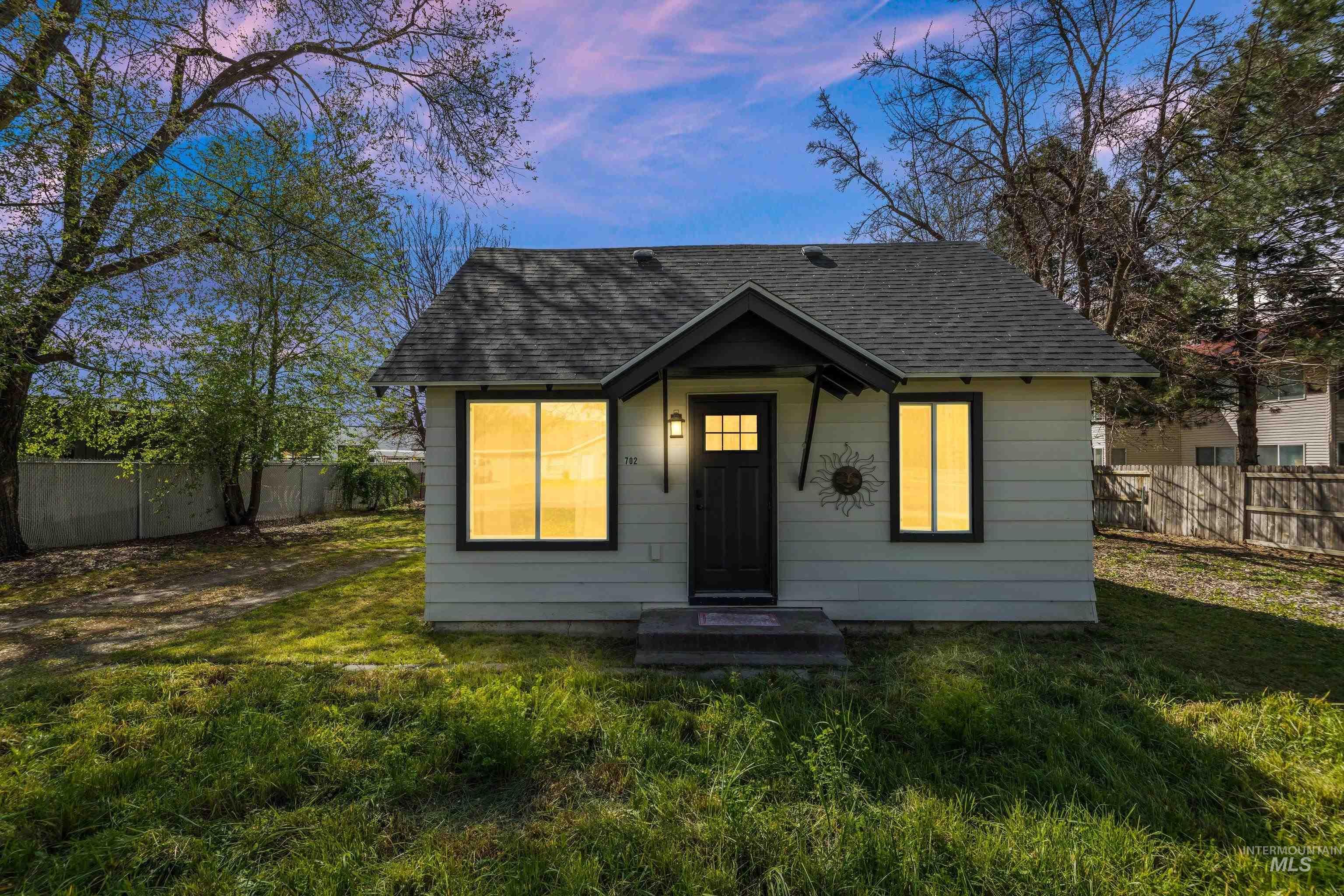 702 S 12Th St, Payette, Idaho 83661-3336, 2 Bedrooms, 1 Bathroom, Residential For Sale, Price $249,900, 98984210