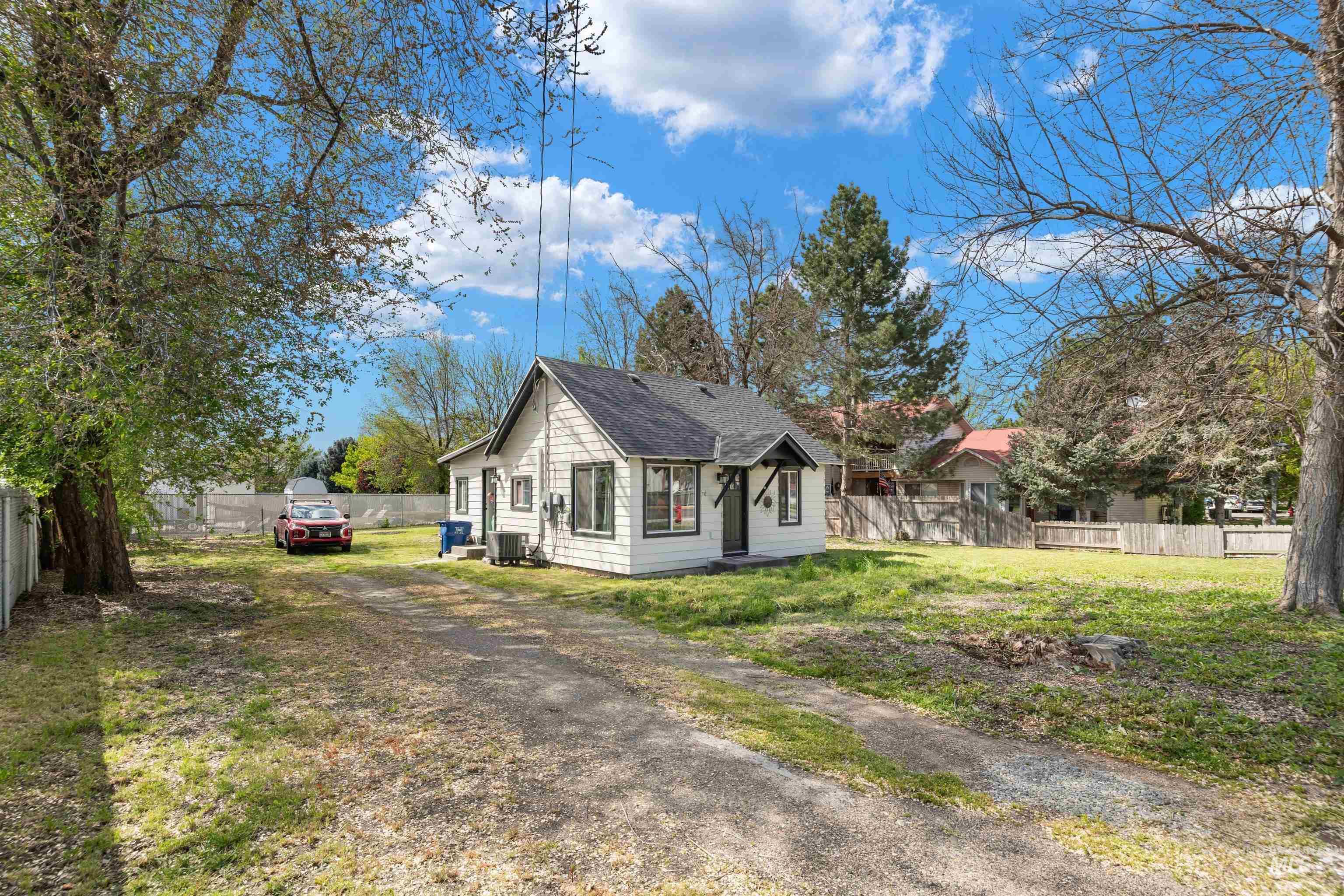 702 S 12Th St, Payette, Idaho 83661-3336, 2 Bedrooms, 1 Bathroom, Residential For Sale, Price $259,900, 98984210