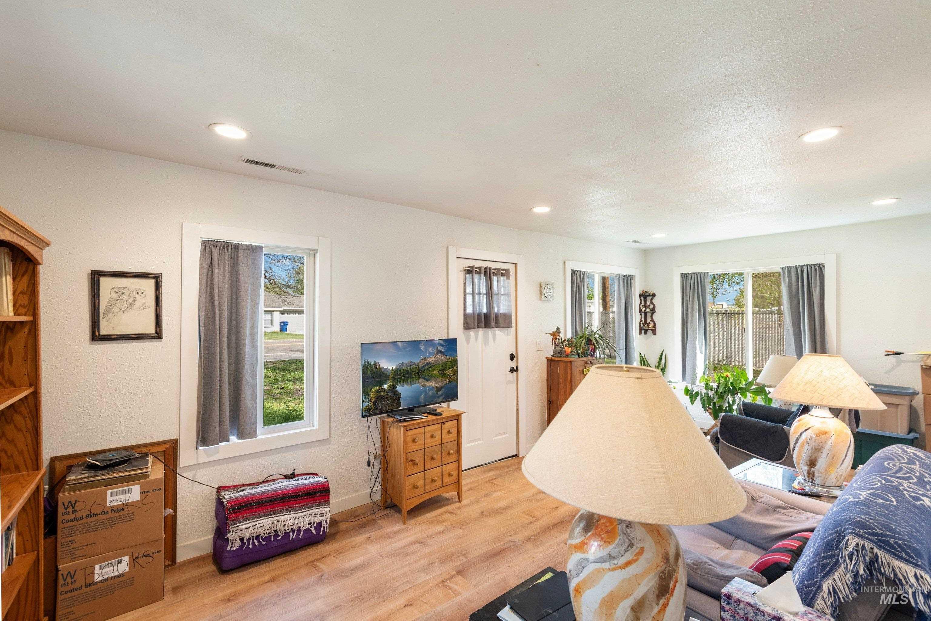 702 S 12Th St, Payette, Idaho 83661-3336, 2 Bedrooms, 1 Bathroom, Residential For Sale, Price $259,900, 98984210