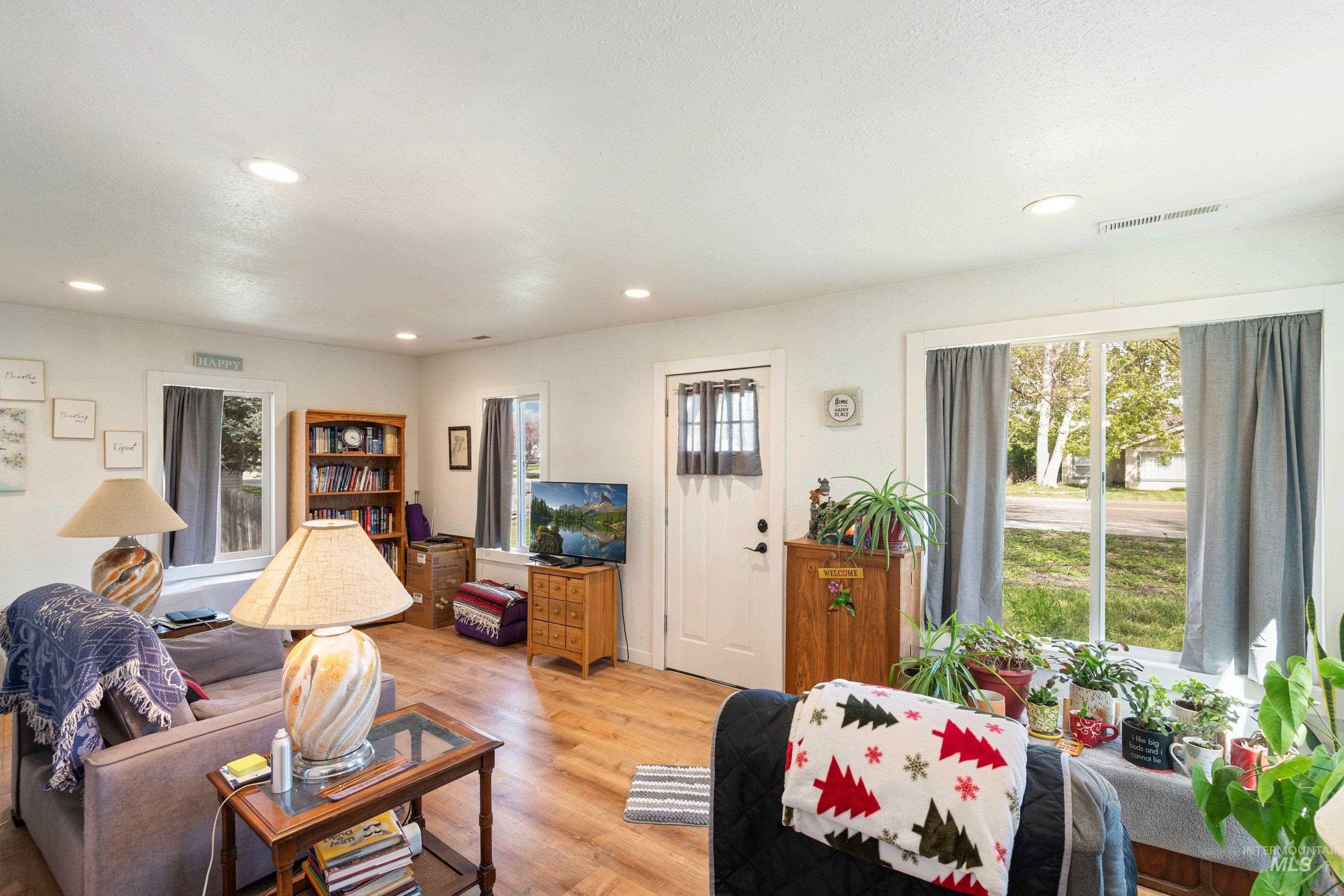 702 S 12Th St, Payette, Idaho 83661-3336, 2 Bedrooms, 1 Bathroom, Residential For Sale, Price $259,900, 98984210