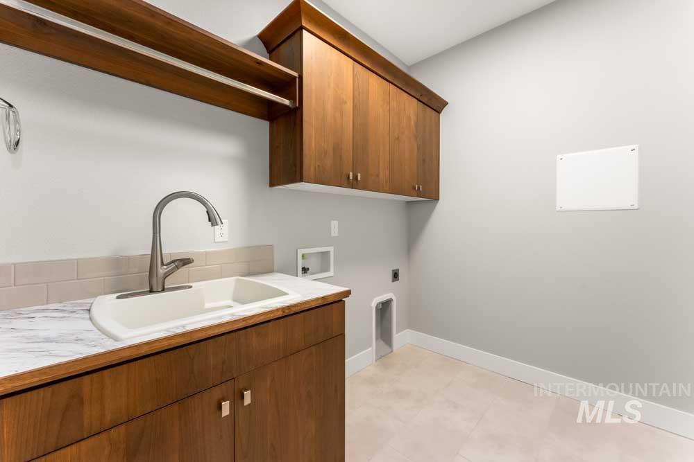 1788 N Highbury Way, Eagle, Idaho 83616, 3 Bedrooms, 2.5 Bathrooms, Residential For Sale, Price $880,000, 98984211