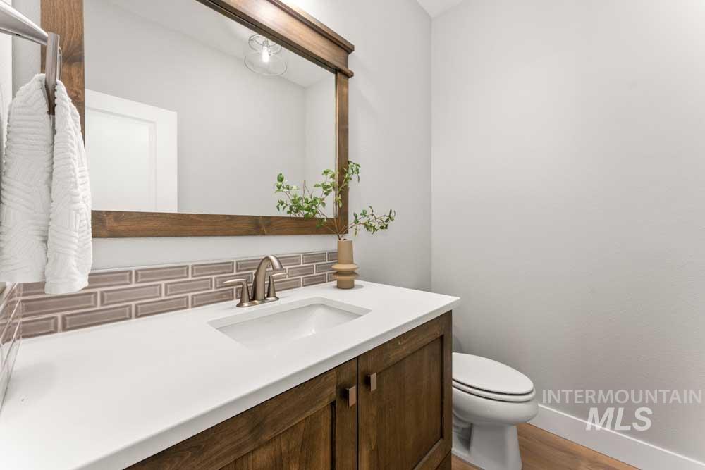 1788 N Highbury Way, Eagle, Idaho 83616, 3 Bedrooms, 2.5 Bathrooms, Residential For Sale, Price $880,000, 98984211