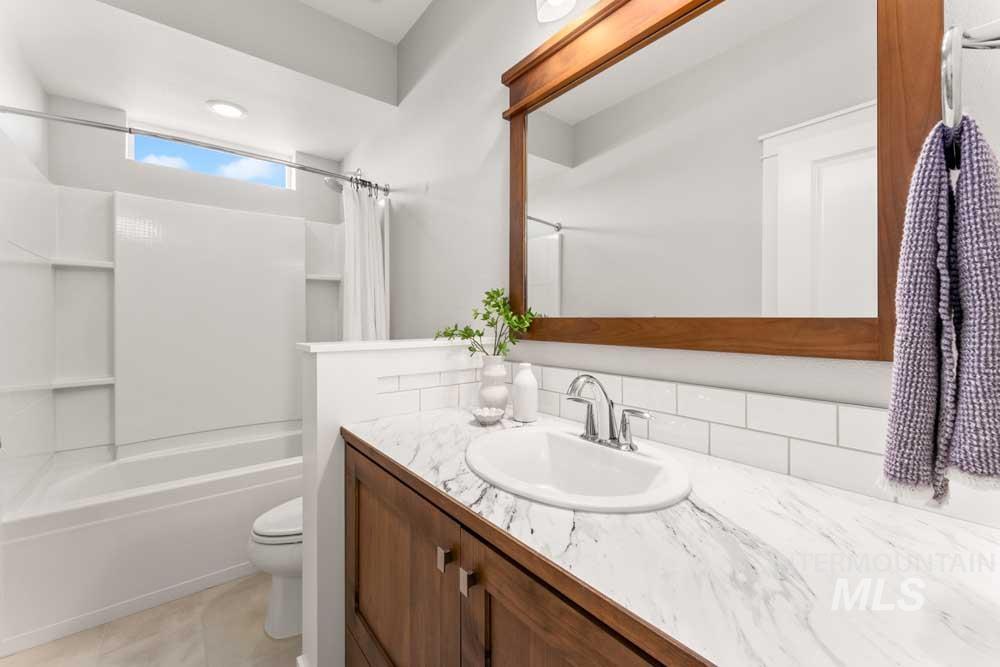 1788 N Highbury Way, Eagle, Idaho 83616, 3 Bedrooms, 2.5 Bathrooms, Residential For Sale, Price $880,000, 98984211