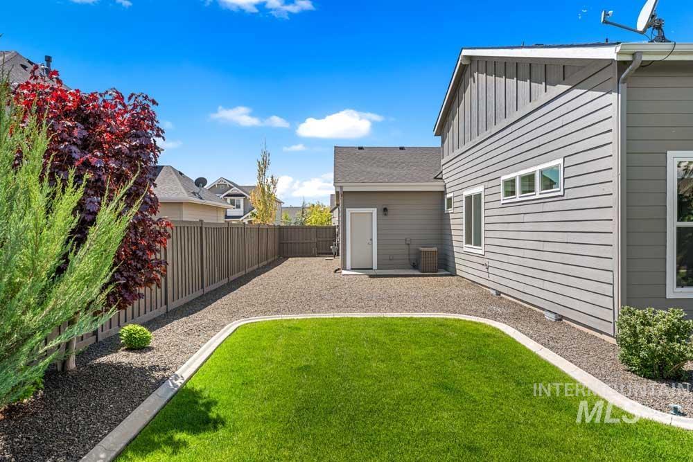 1788 N Highbury Way, Eagle, Idaho 83616, 3 Bedrooms, 2.5 Bathrooms, Residential For Sale, Price $880,000, 98984211