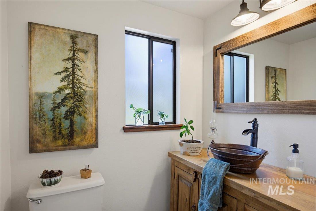 143 E Lake Fork Rd, McCall, Idaho 83638-0000, 3 Bedrooms, 2 Bathrooms, Residential For Sale, Price $875,000, 98984212